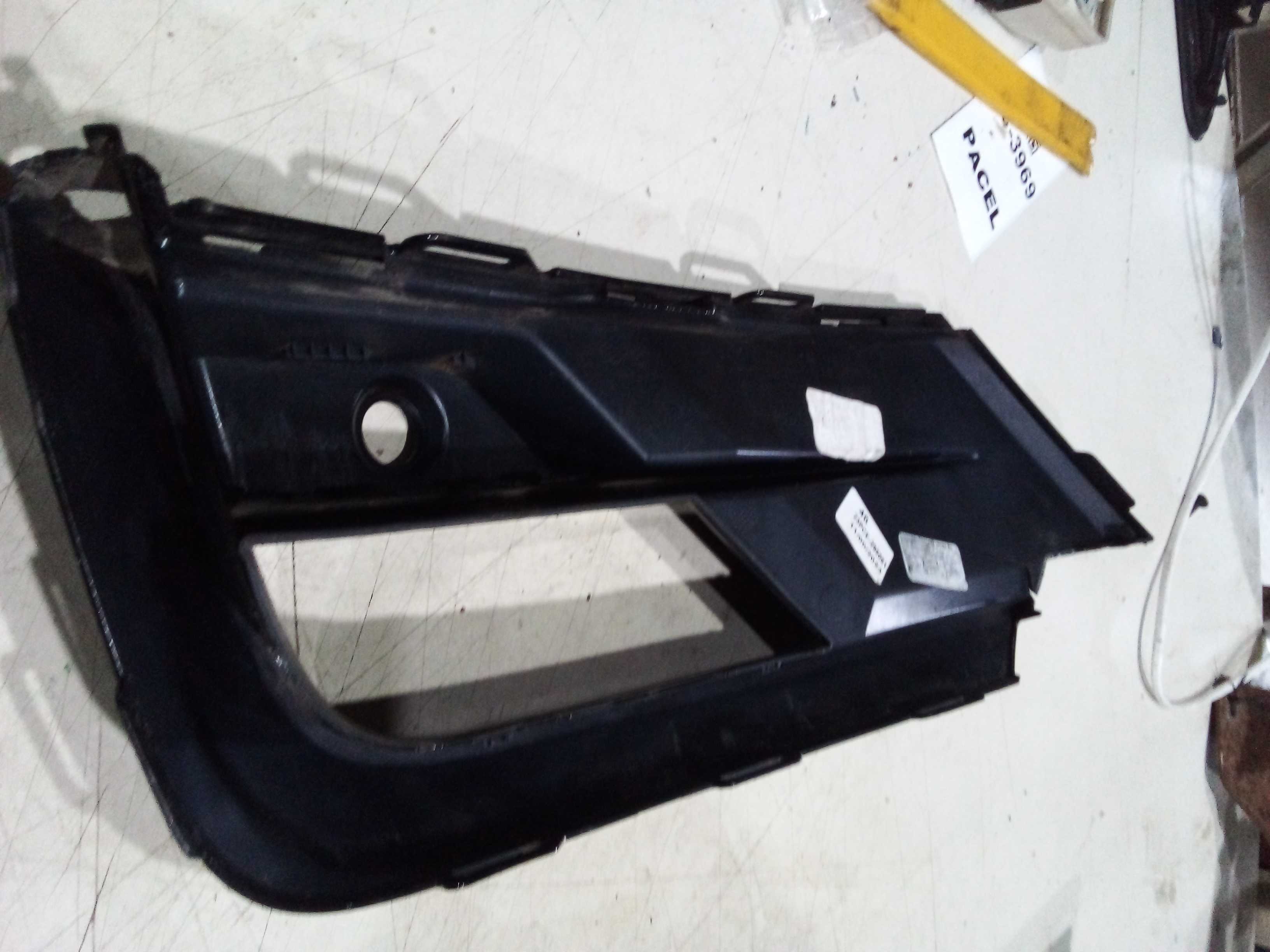 GRADE DIREITA MILHA TIHUAN 2019 5NN853666 2