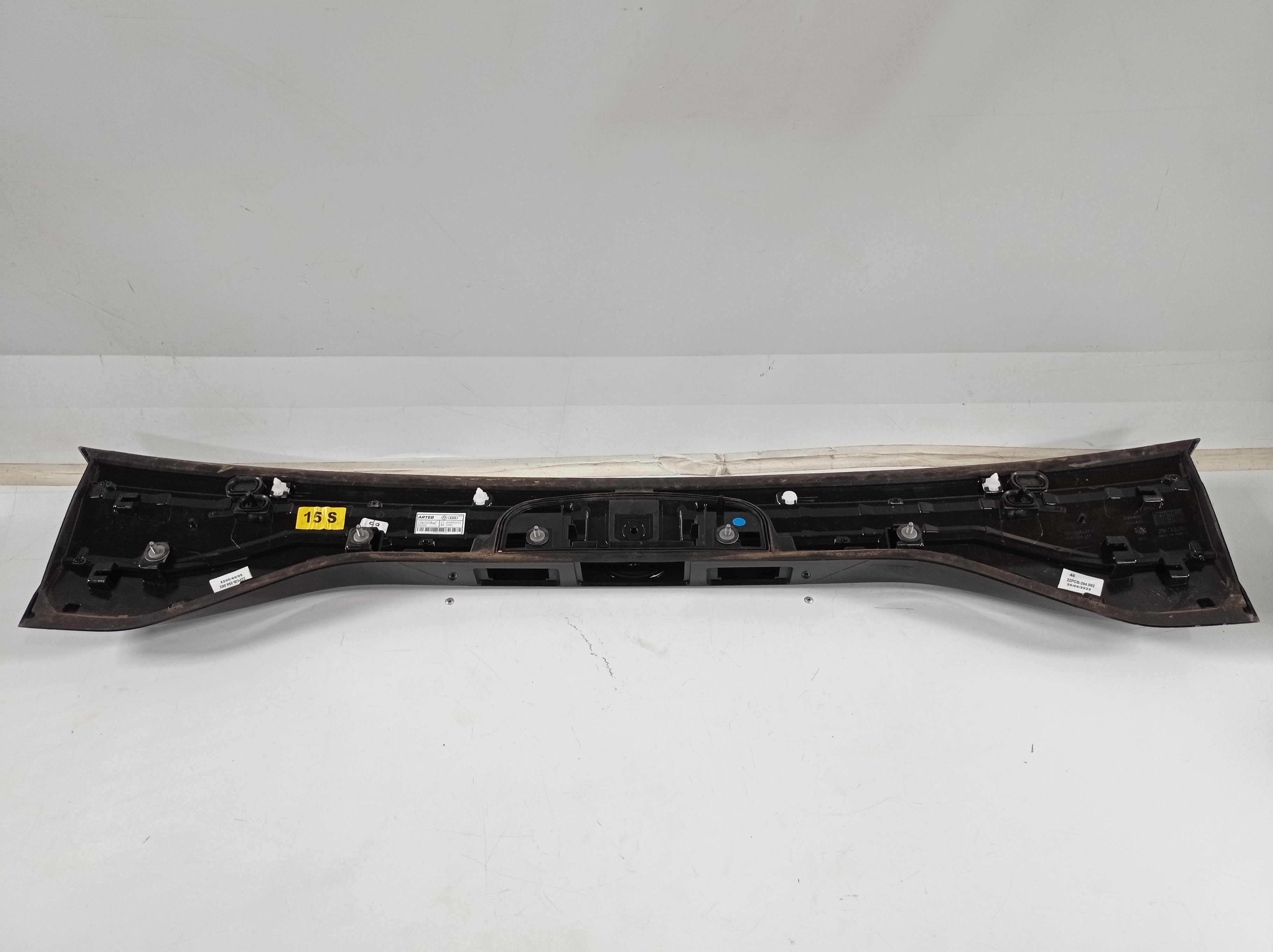 Moldura Aplique Tampa Traseira Vw Tcross 2018 2020 10