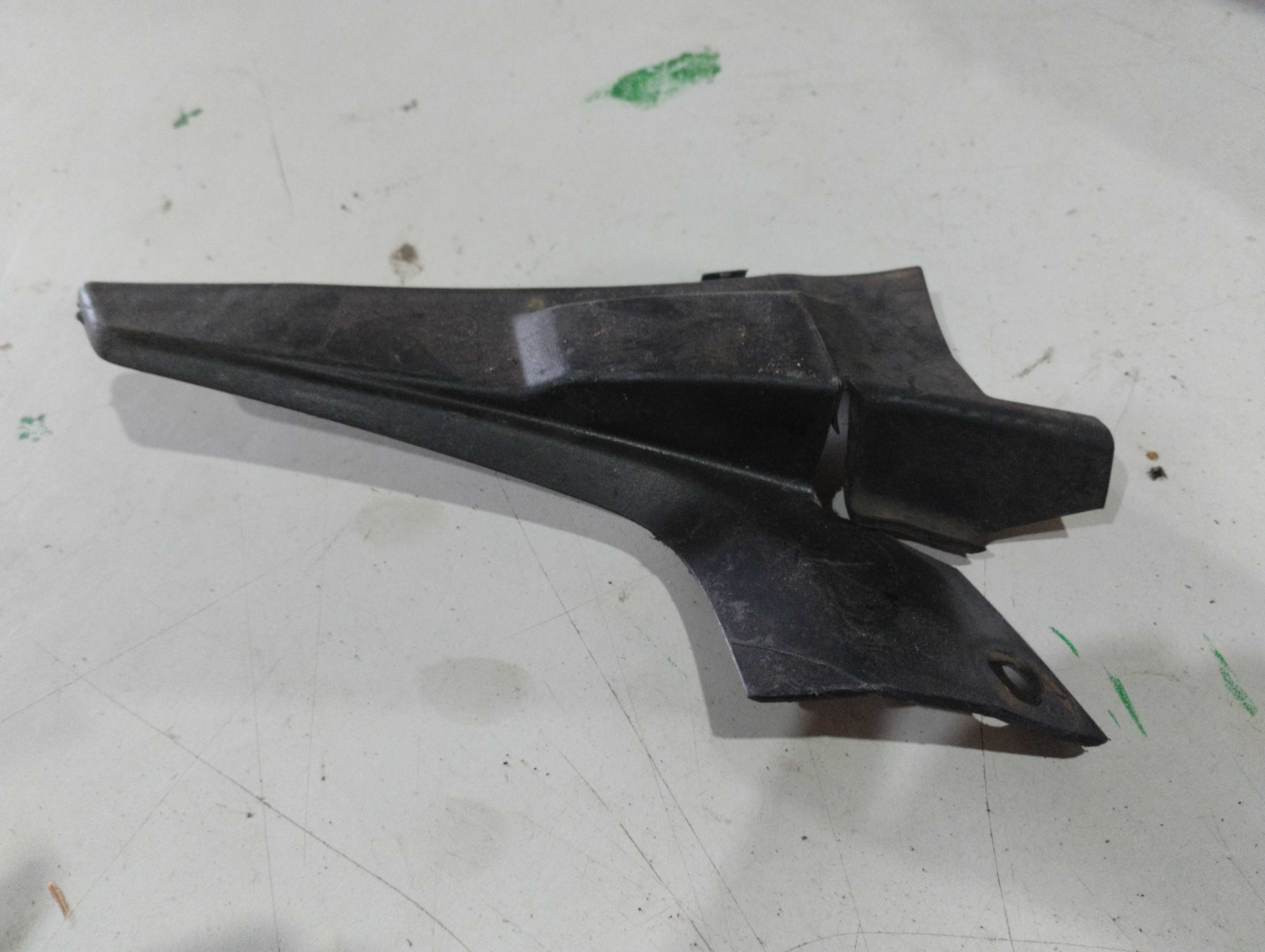 Acabamento moldura esquerda churrasqueira Ranger 2013 a 2020 2