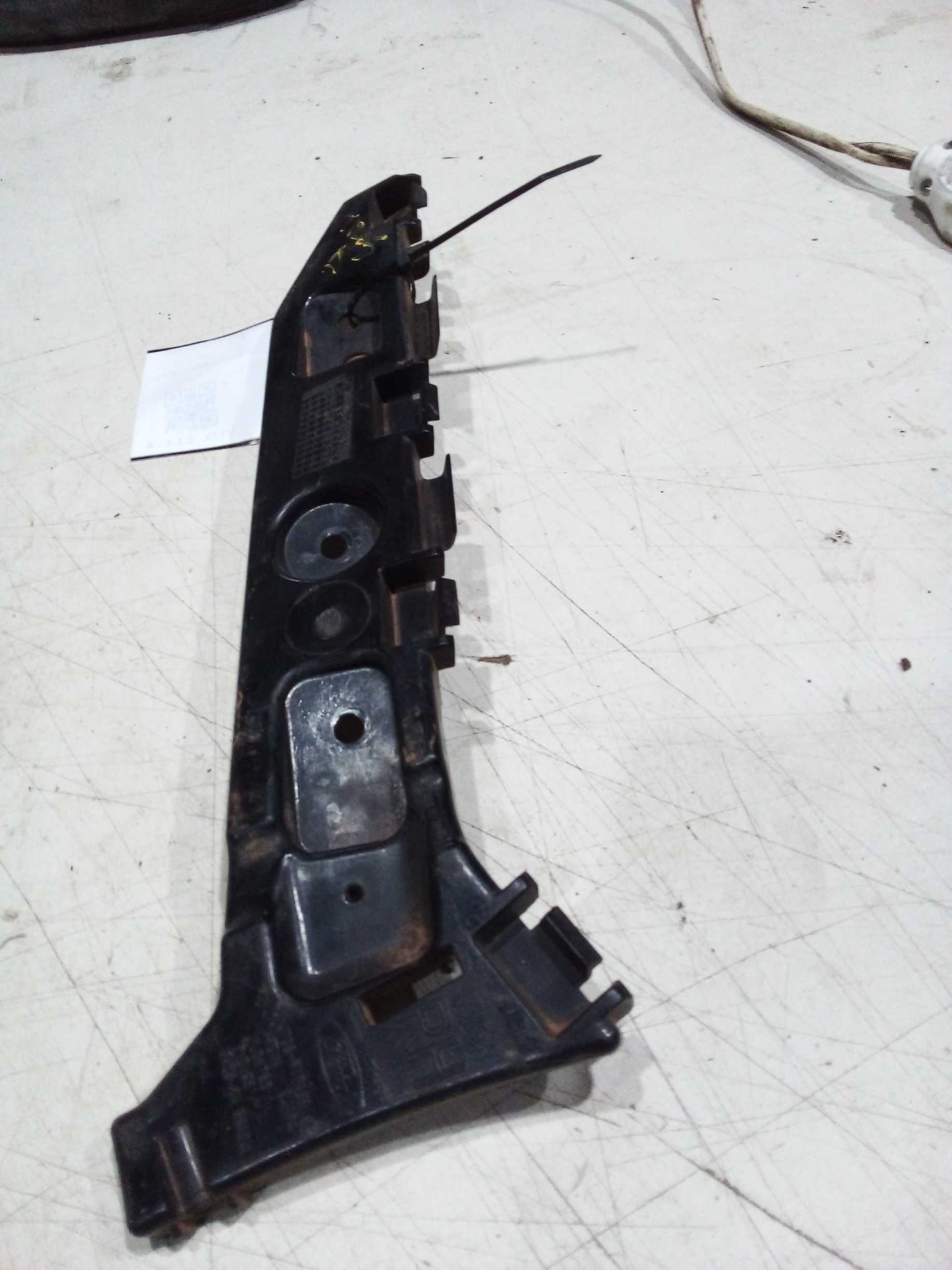 GUIA DIREITO DO PARACHOQUE TRASEIRO Ford Ka 2019 jtbb17a63 1