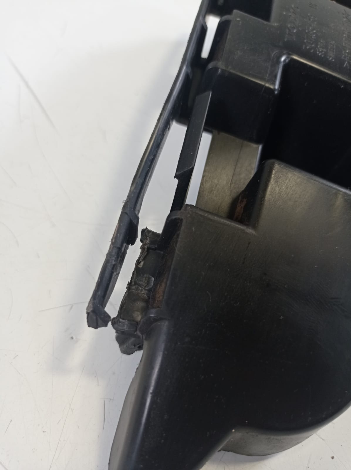 Guia Parachoque Tras Esquerdo Volvo Xc60 2010 2011 30763739 5