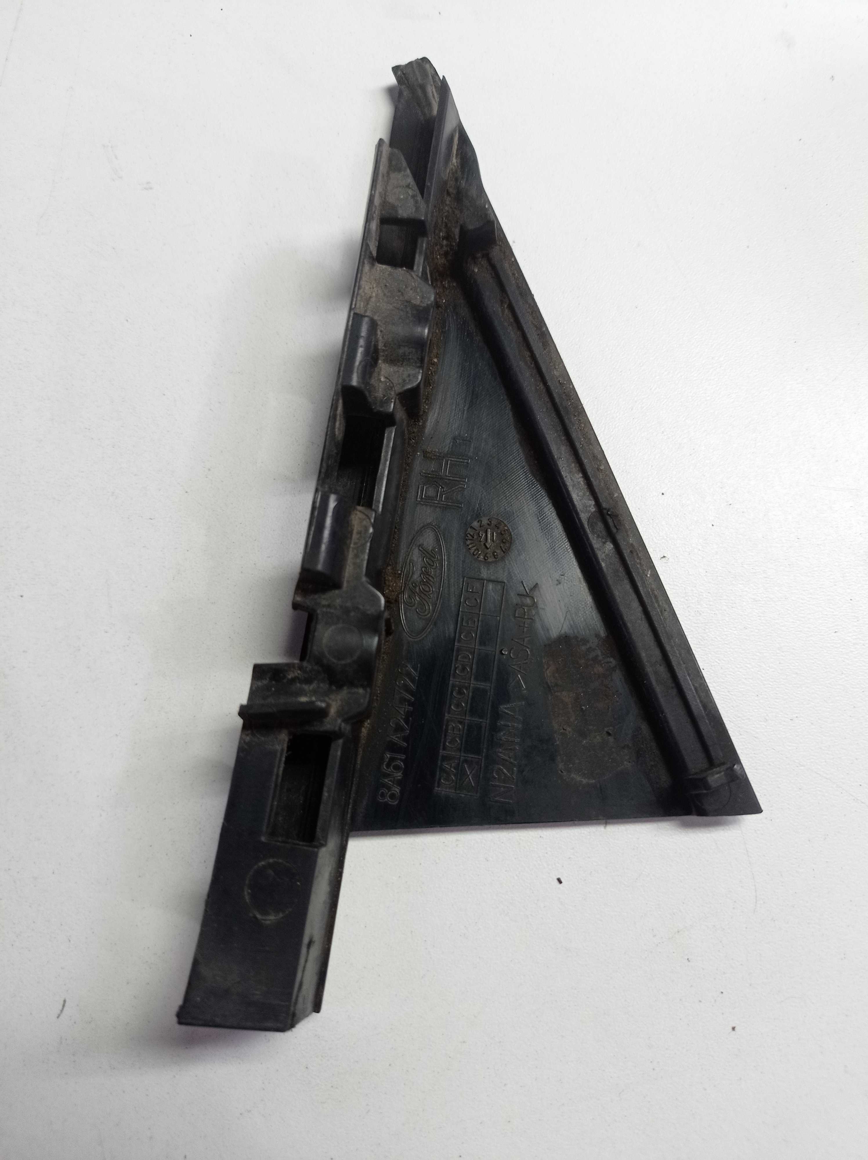 Moldura Lateral Direito Tras Ford Fiesta 14/15 8a61a24722 2