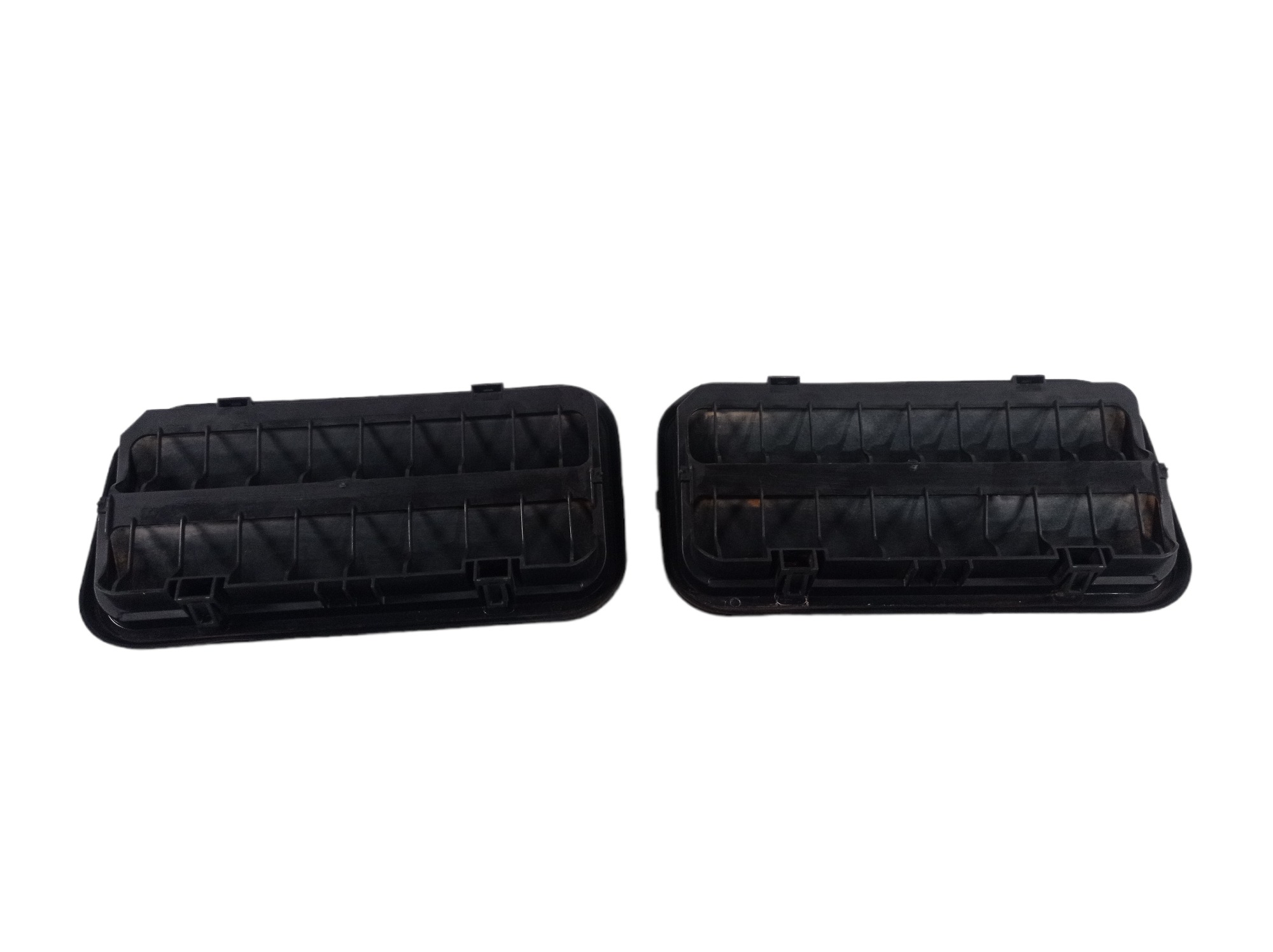 Par Difusor Painel Traseiro Carroceria Gm Cruze Sedan 17/20 4