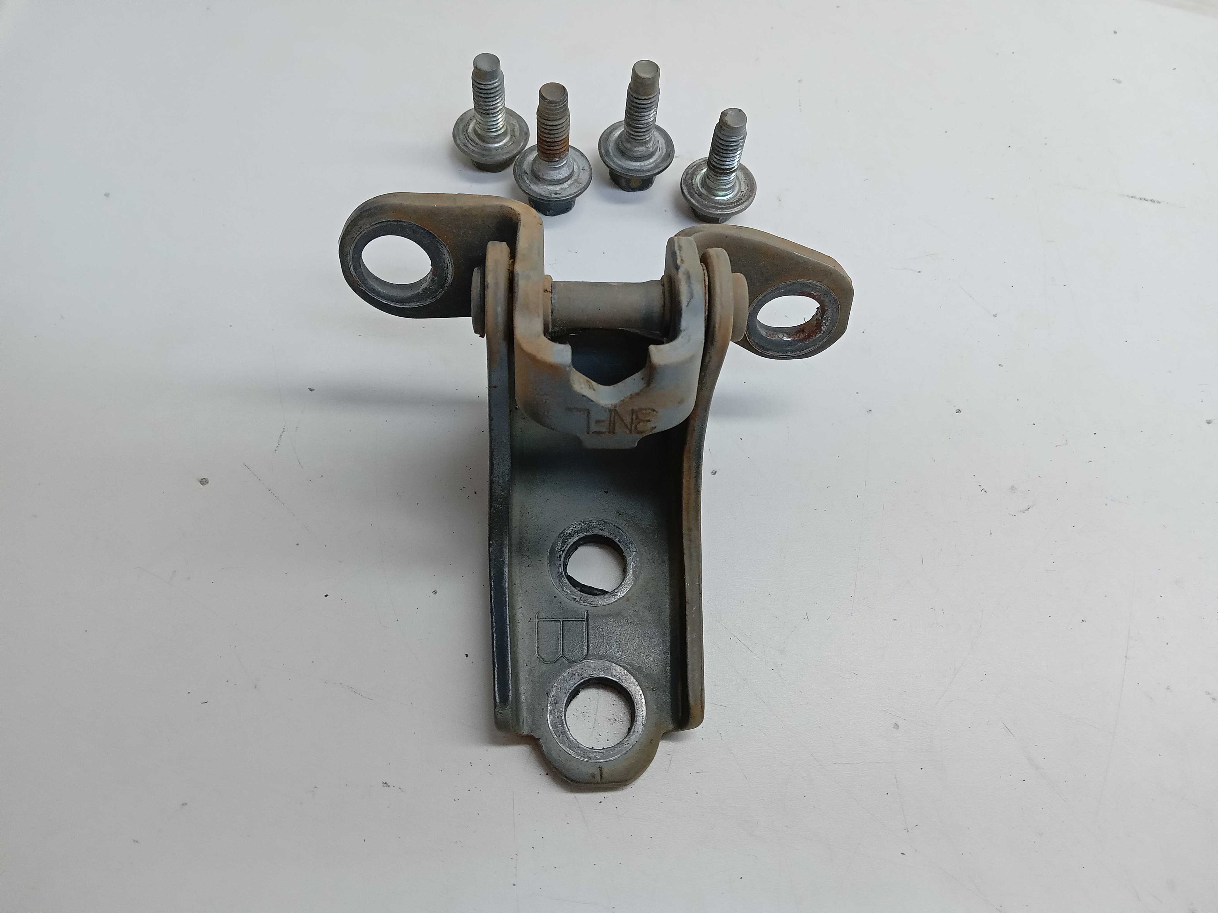 DOBRADIÇA INFERIOR PORTA DIANTEIRA ESQUERDA Honda Civic 2005 2
