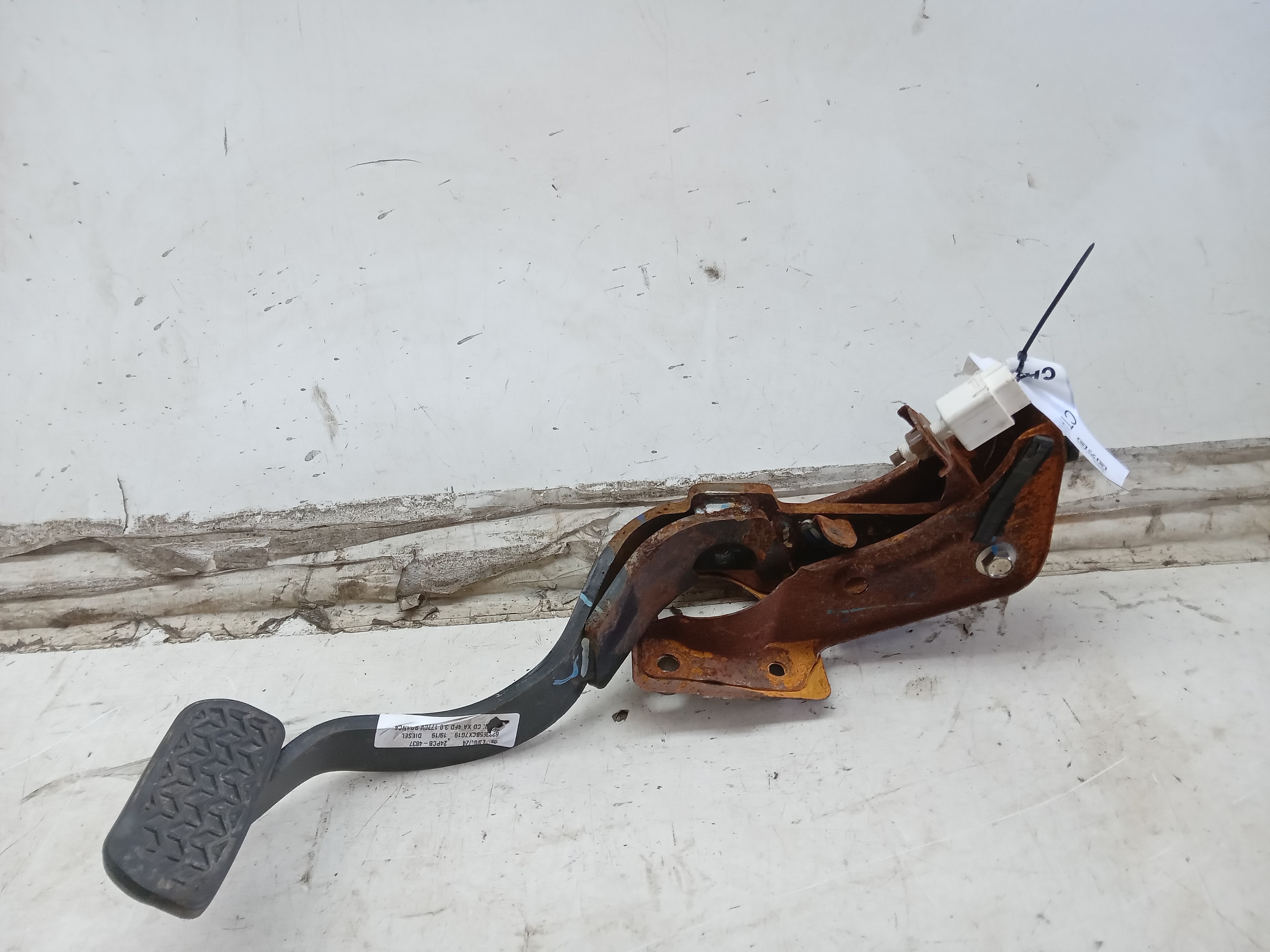 PEDAL FREIO TOYOTA HILUX 2015 1
