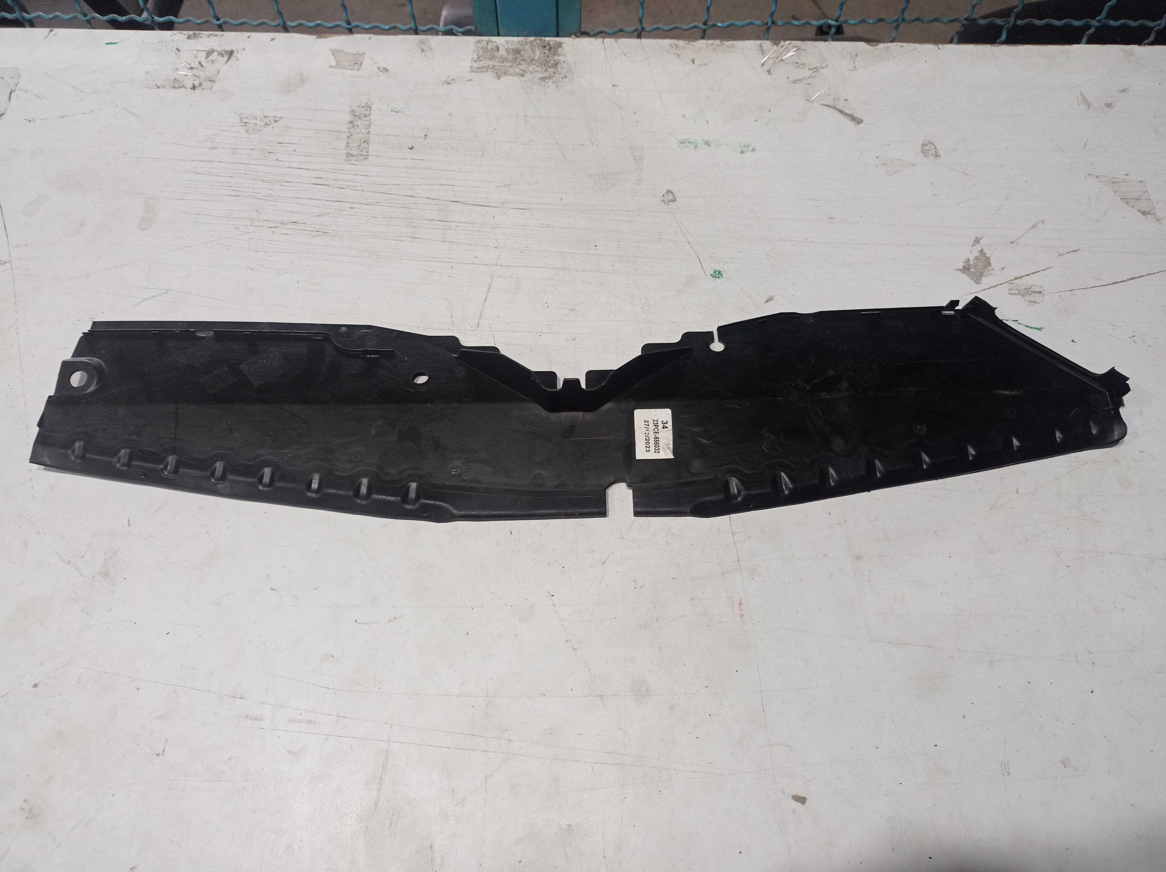 DEFLETOR DE AR SUPERIOR DO RADIADOR GM CRUZE 2016 2