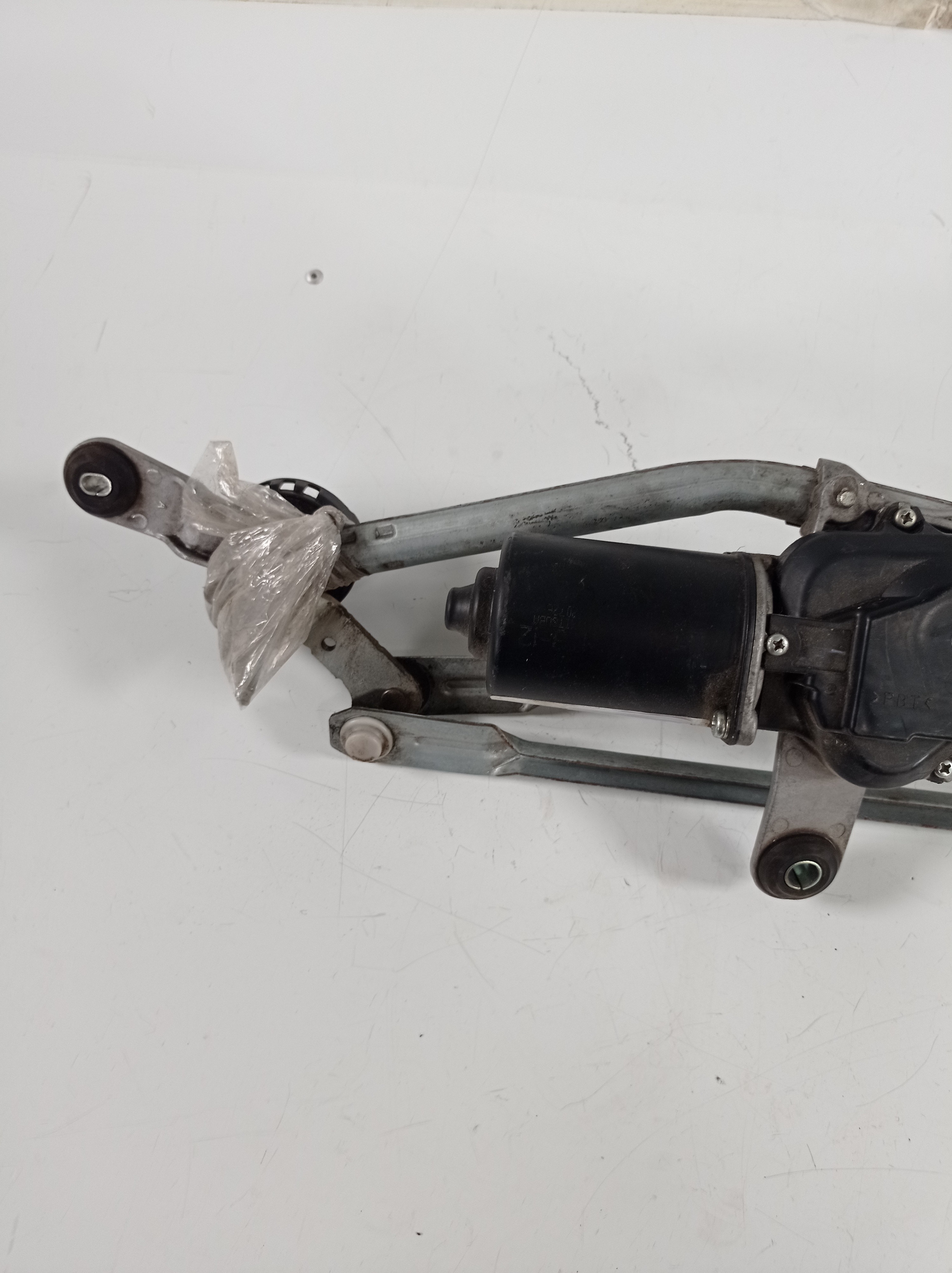 Galhada Com Motor Limpador Parabrisa Nissan Versa 2012 2013 3