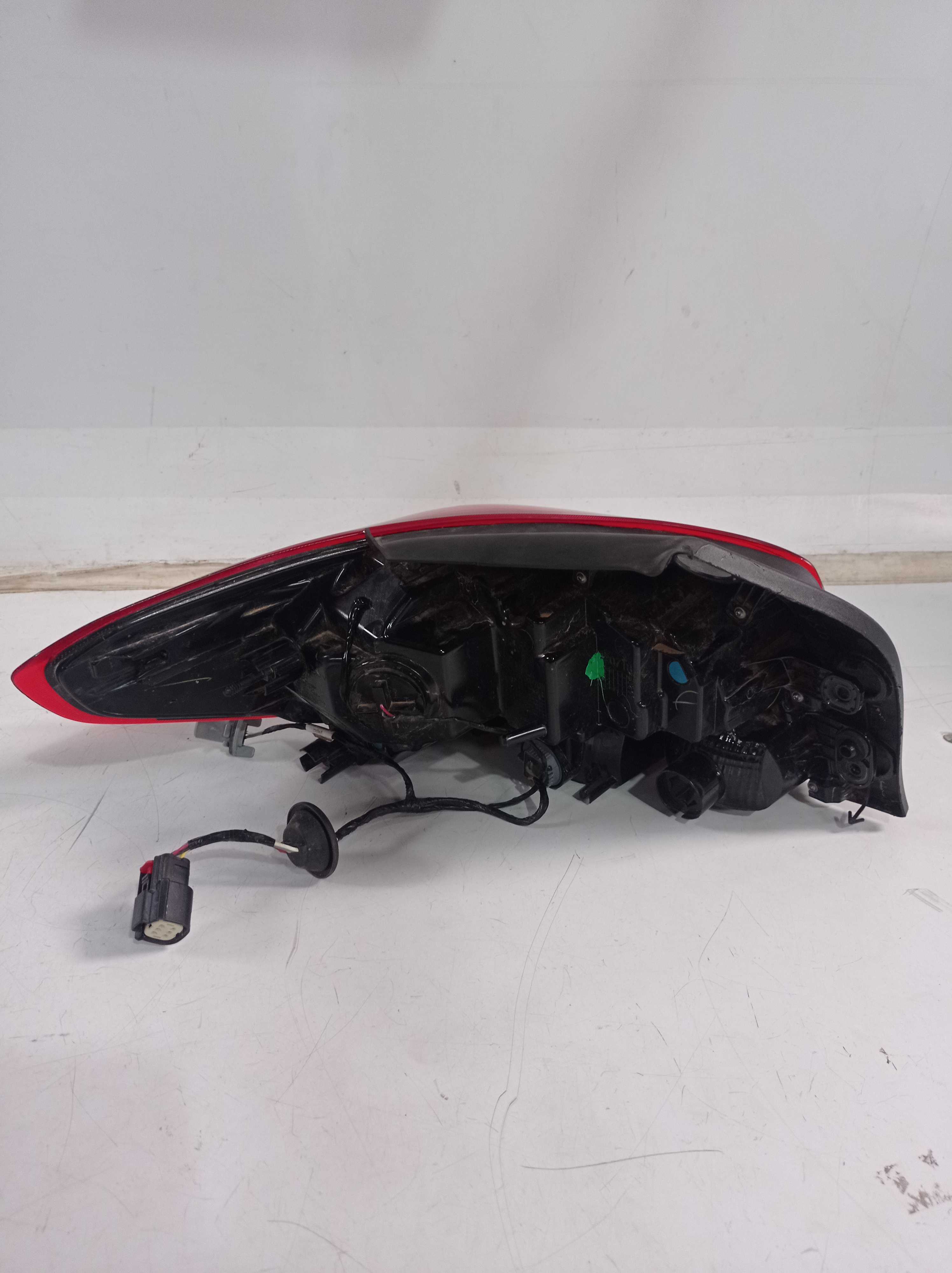 LANTERNA TRASEIRA DIREITA GM ONIX HATCH RECUPERADA 4