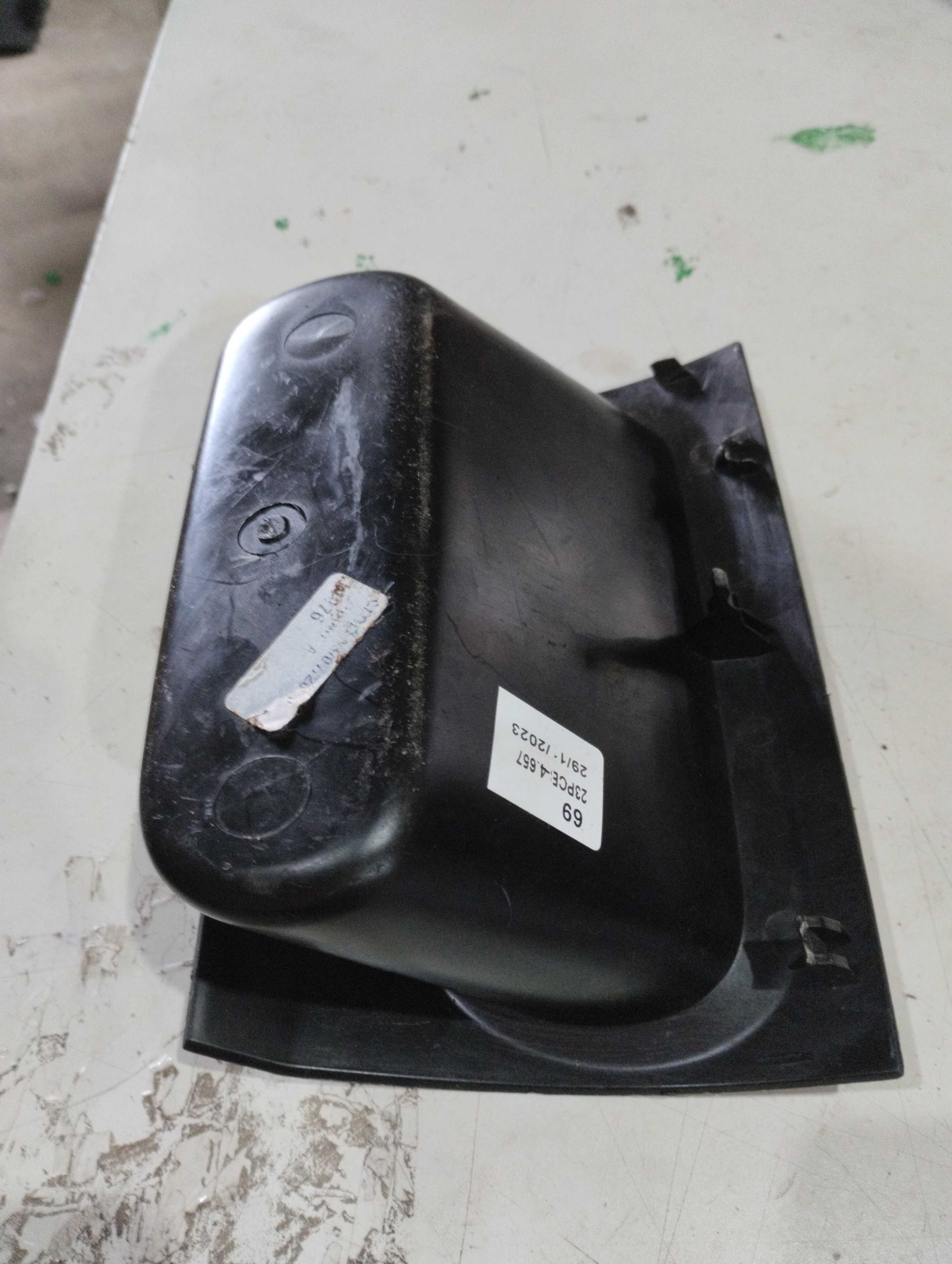 Moldura porta objeto Fiat Strada 2014 1