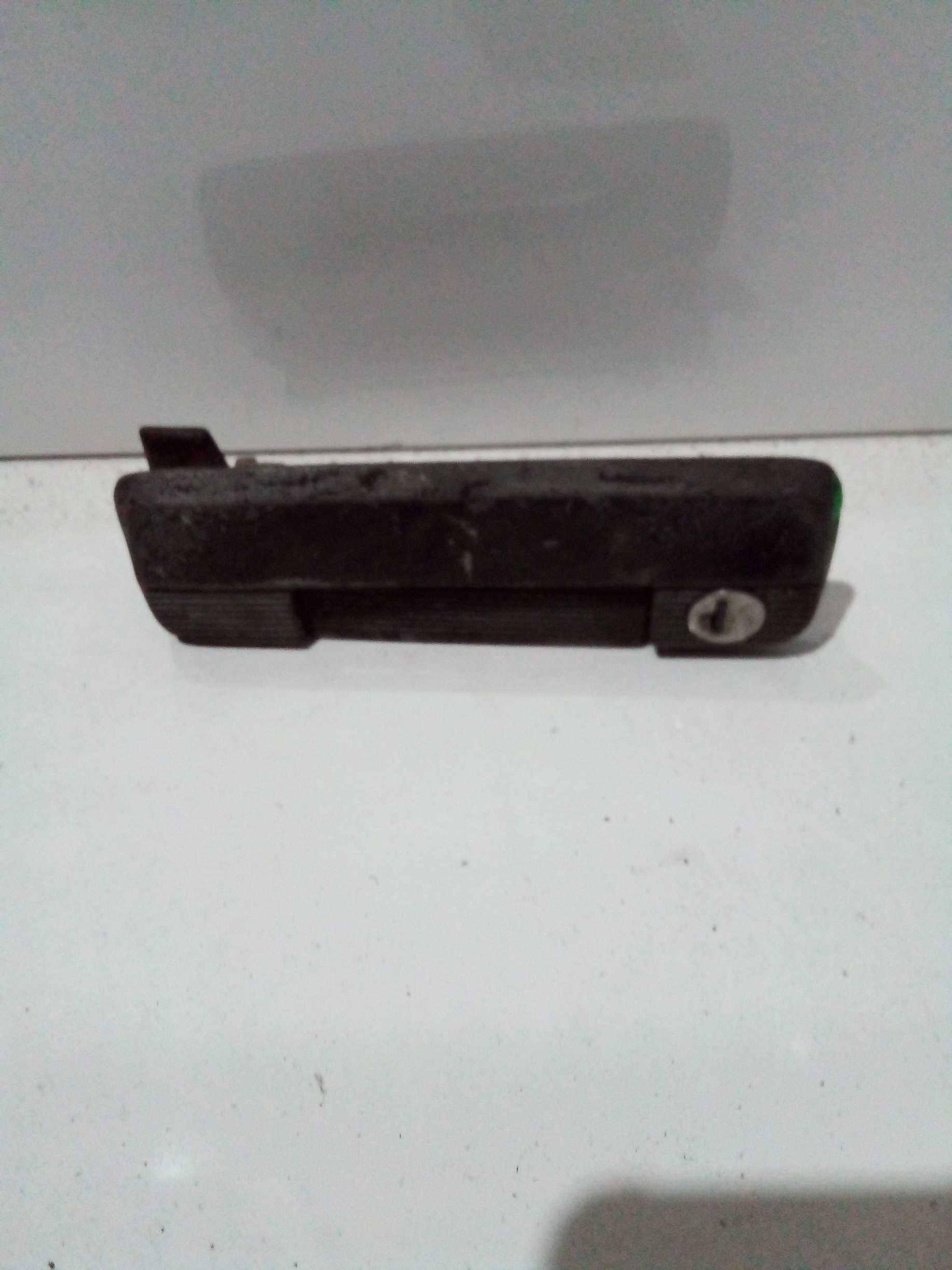 Maçaneta da porta Fiat 147 externa lado direito 1996 1
