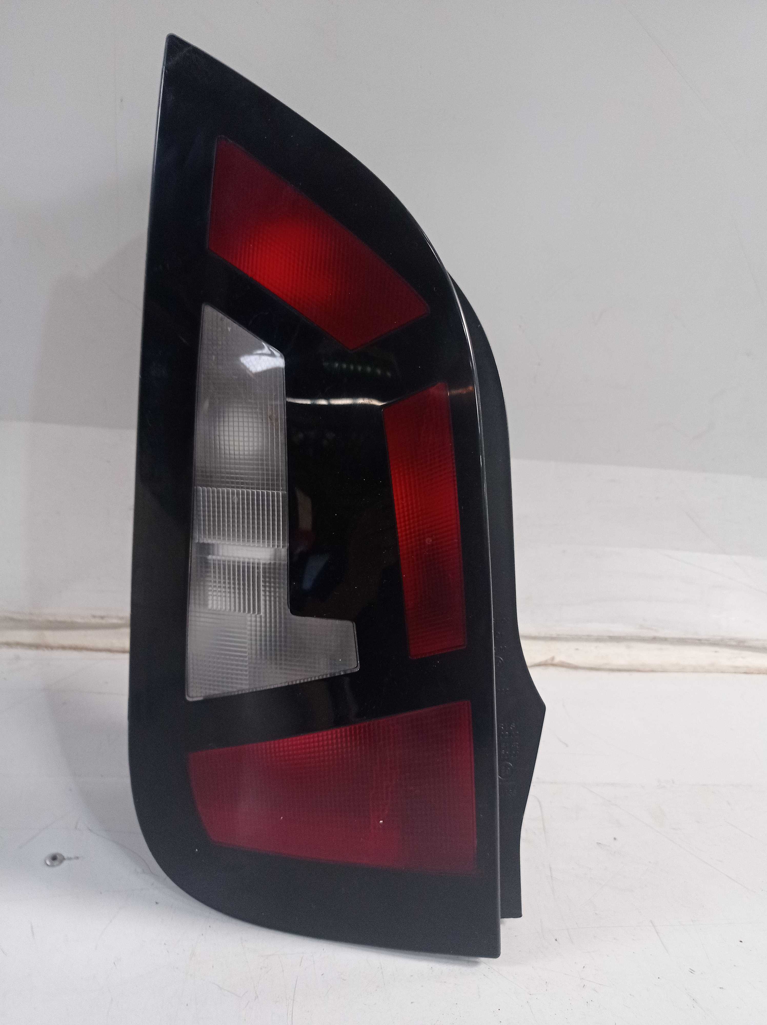 Lanterna traseira esquerda Vw Up TSI 2014  RECUPERADA 2