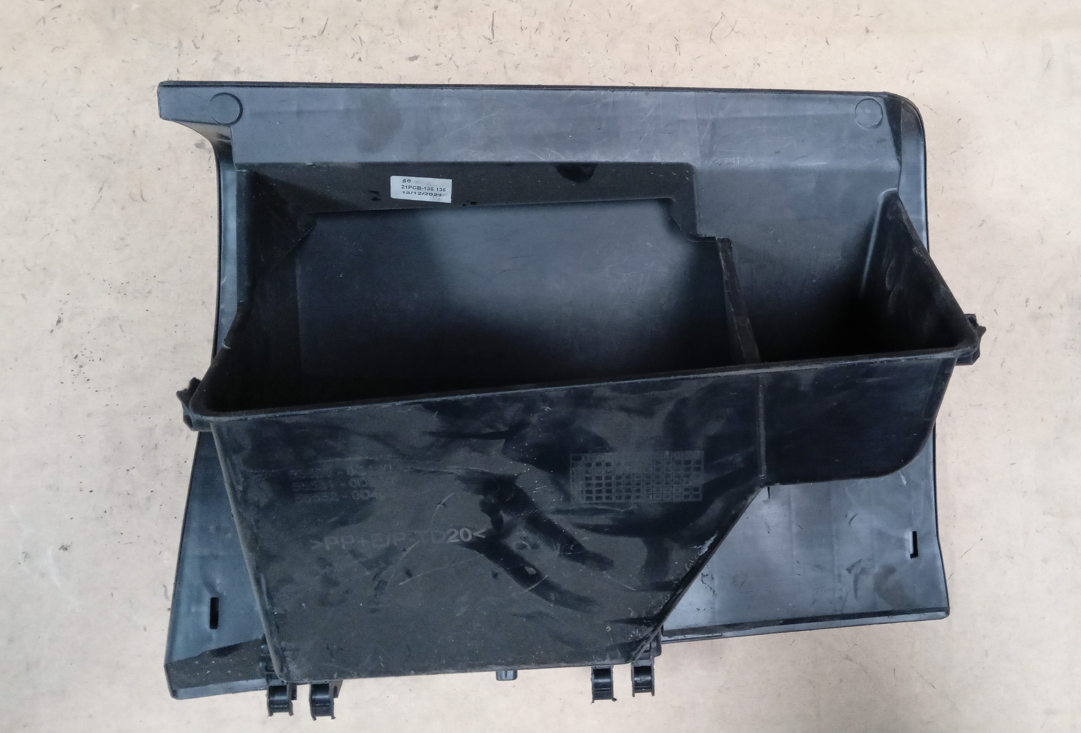 PORTA LUVAS TOYOTA YARIS 2018 2