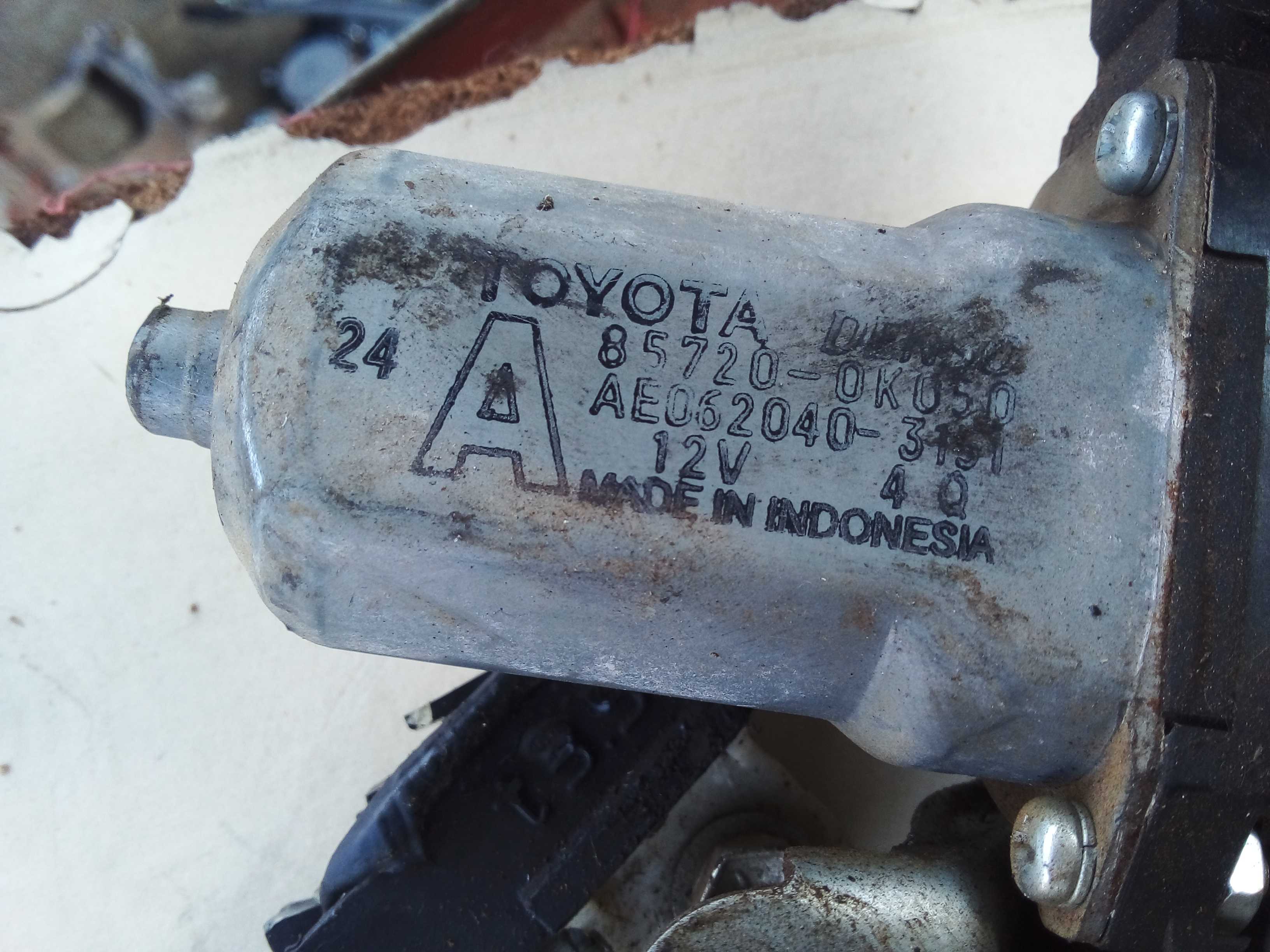 MAQUINA VIDRO DIANT ESQUERDO HILUX 2009 857200K050 2