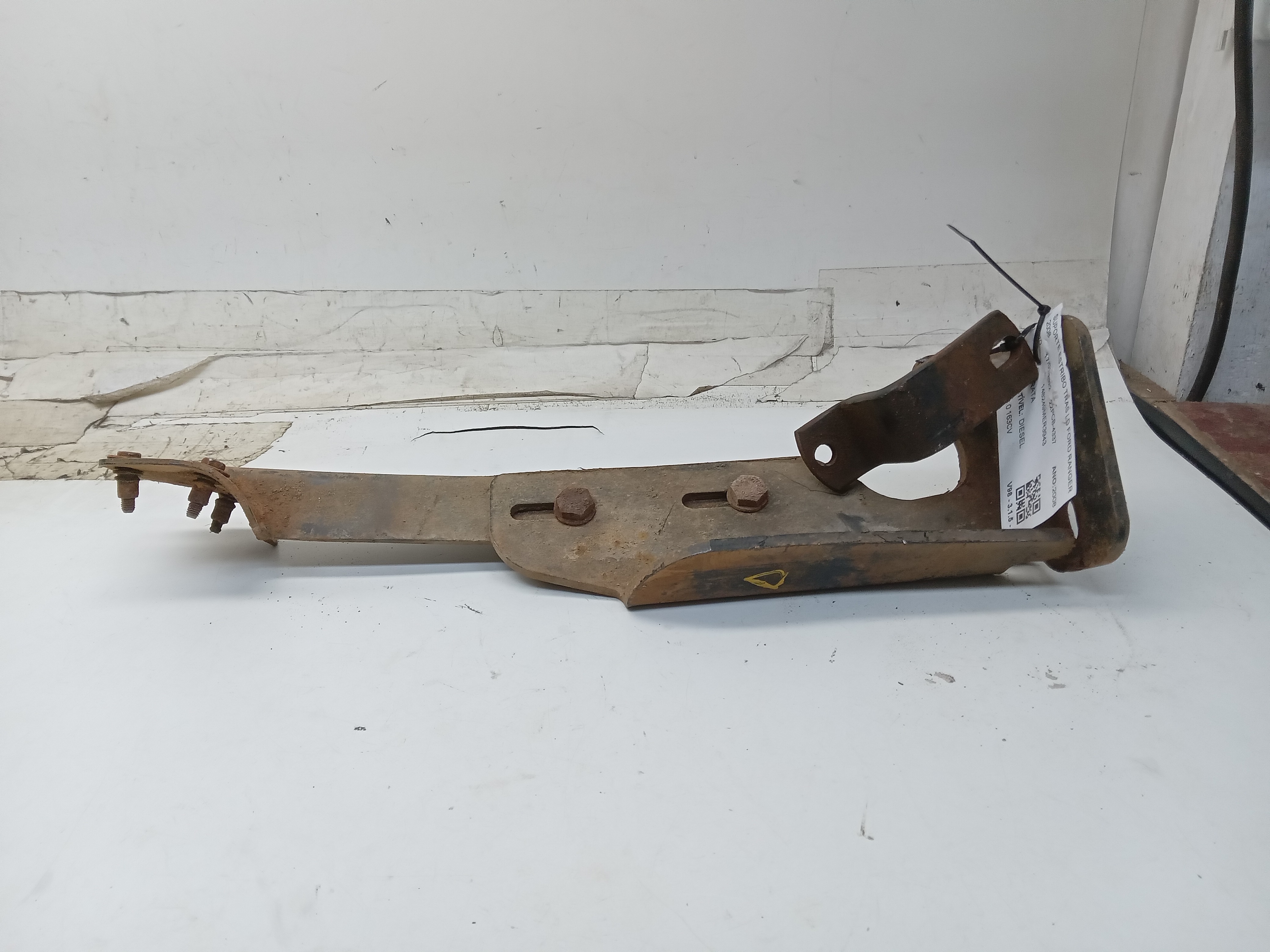 SUPORTE ESTRIBO TRAS LD FORD RANGER 2008 2
