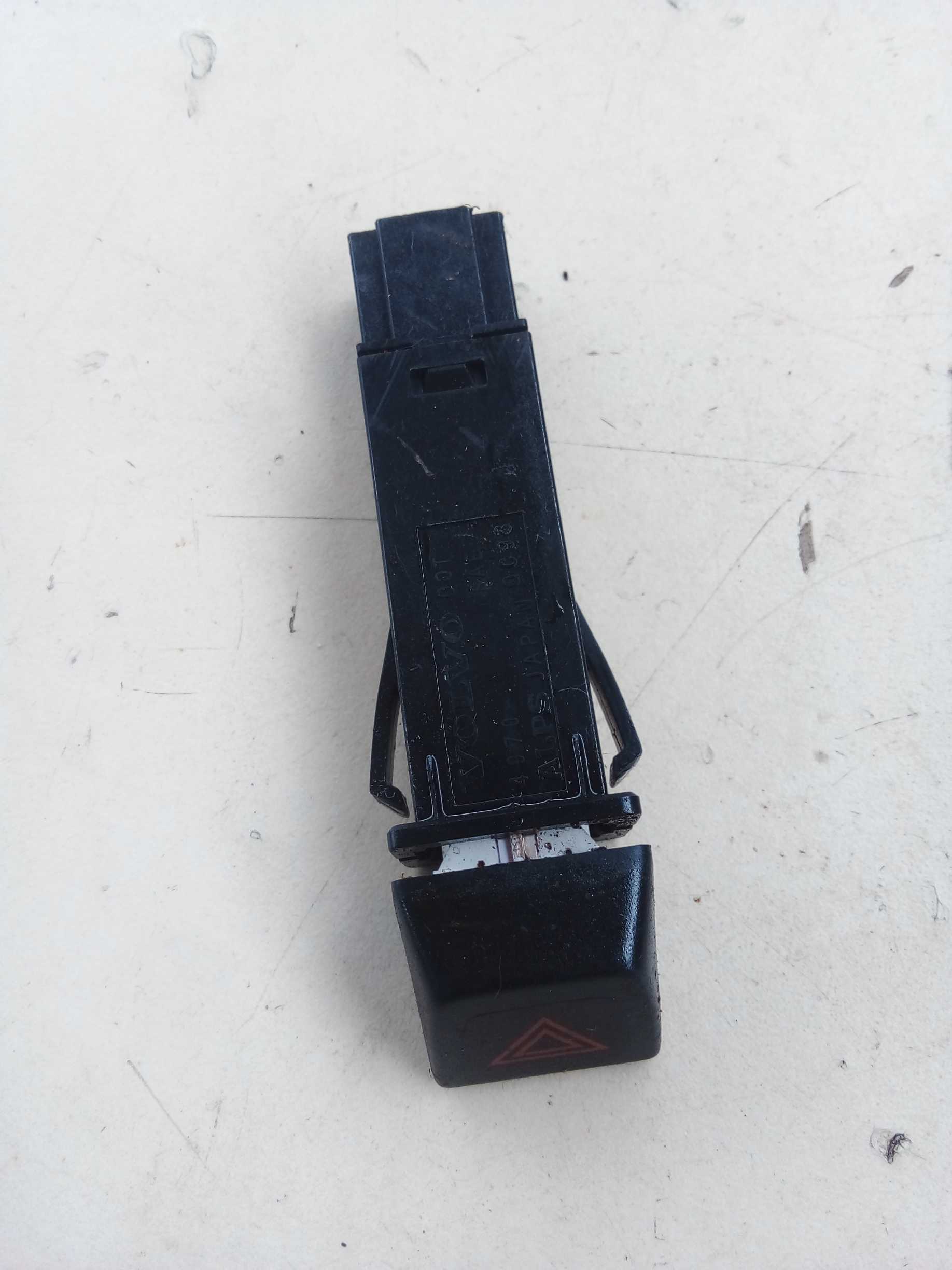 BOTAO ALERTA VOLVO XC60 2014 1