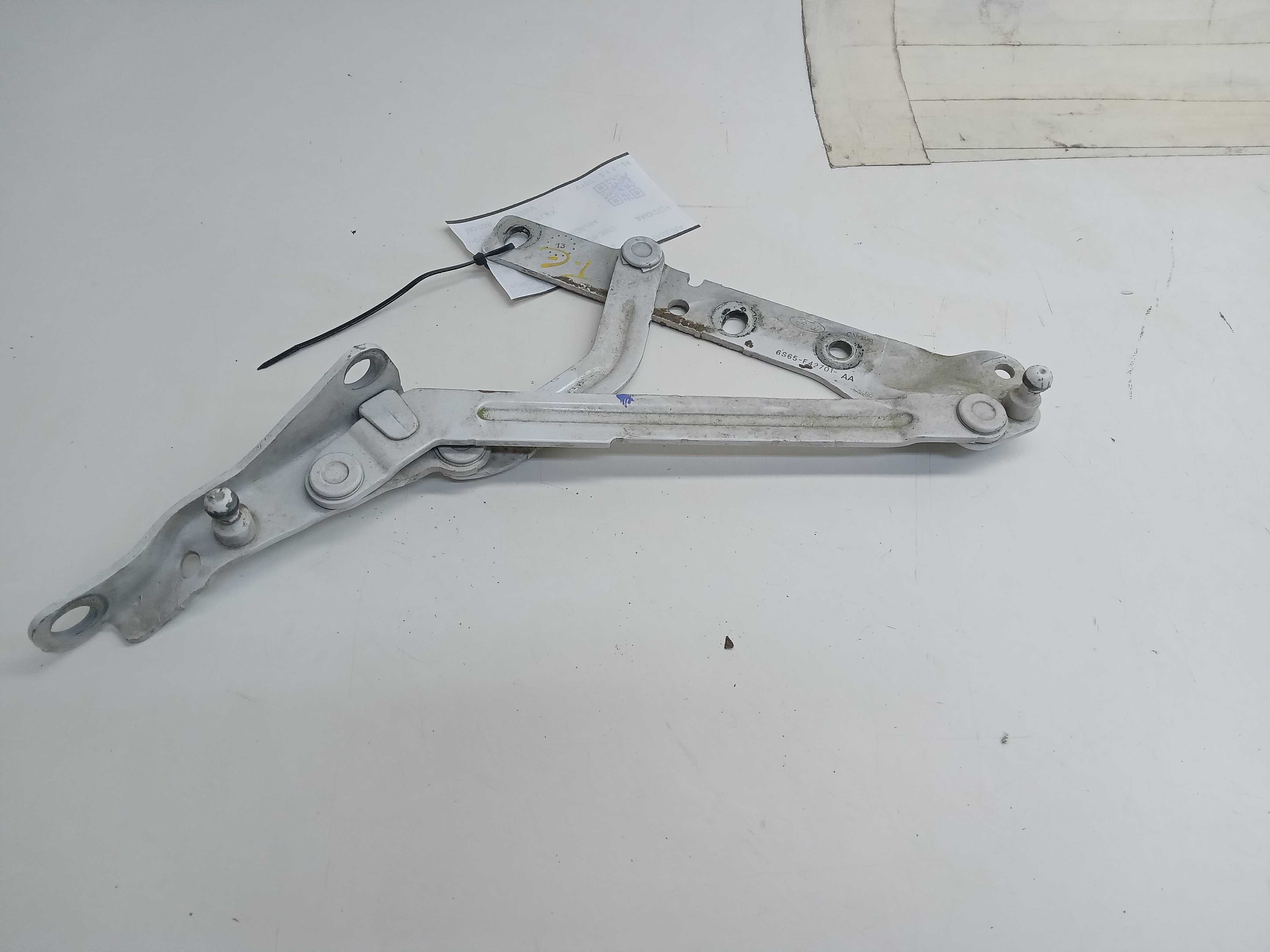 DOBRADIÇA ESQUERDA TAMPA TRASEIRA FORD FIESTA SEDAN 2014 2