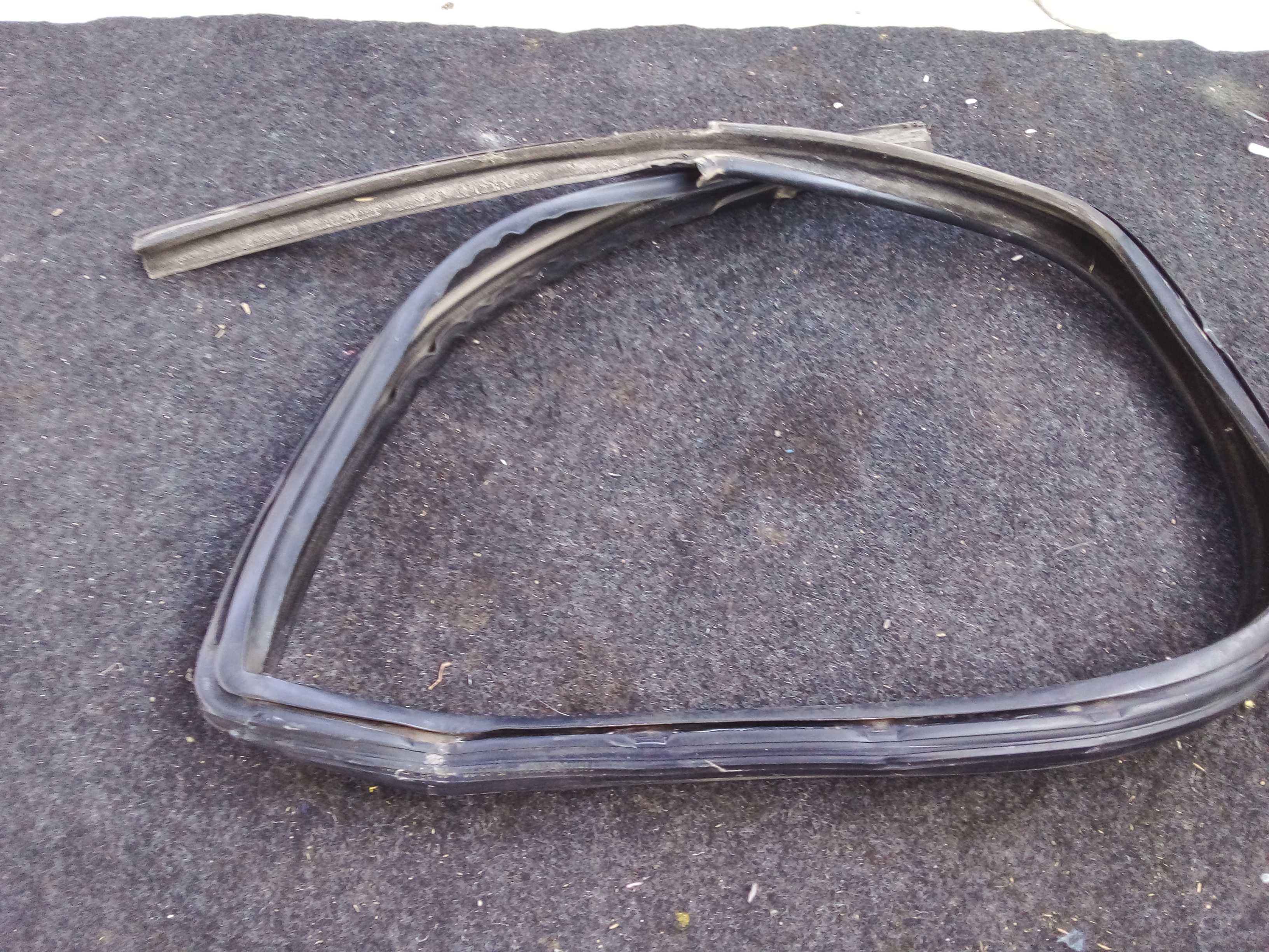 BORRACHA CANALETA VIDRO PORTA TRÁS DIR PALIO SAPAO 2010 2