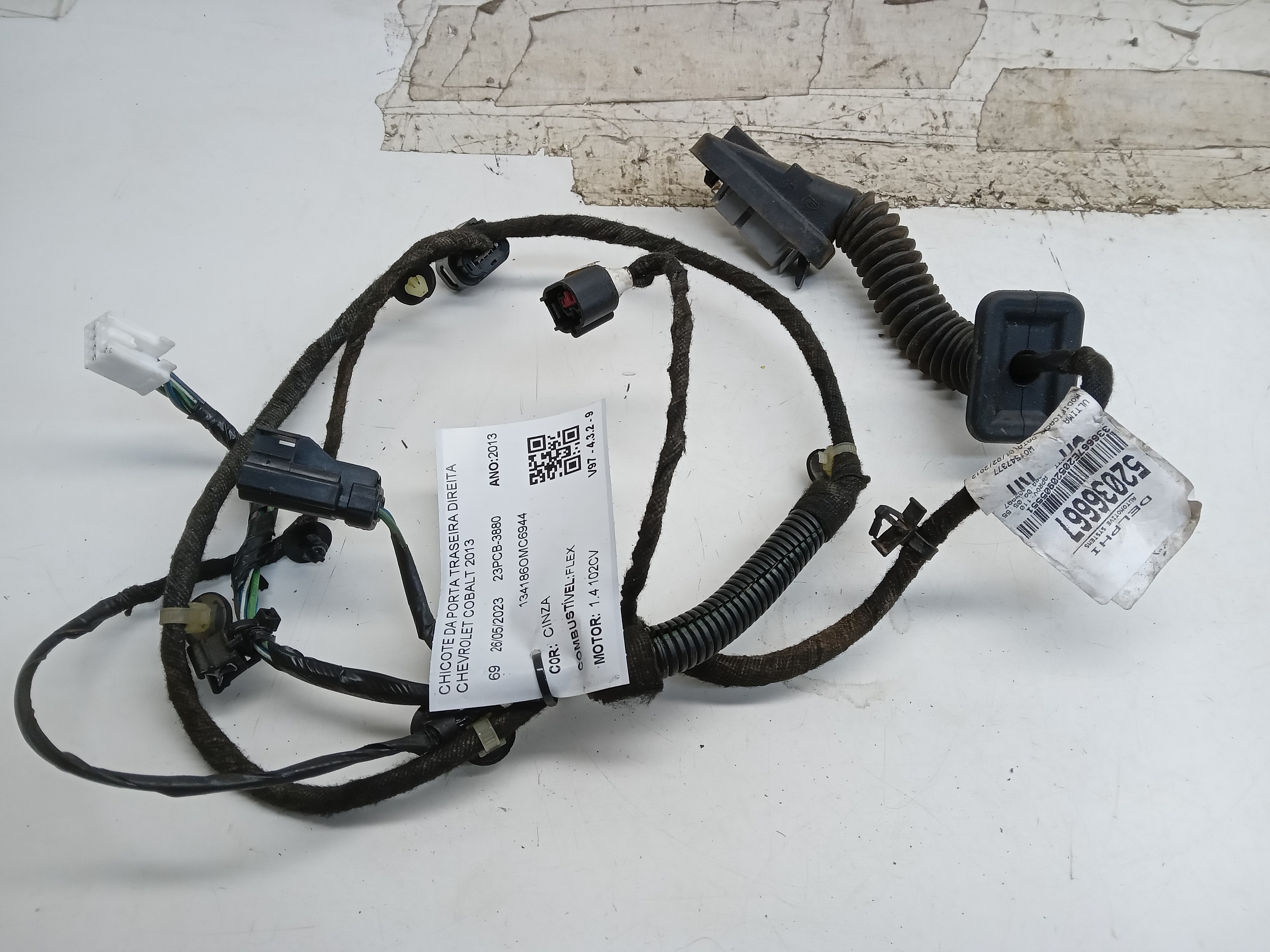 CHICOTE DA PORTA TRASEIRA DIREITA CHEVROLET COBALT 2013