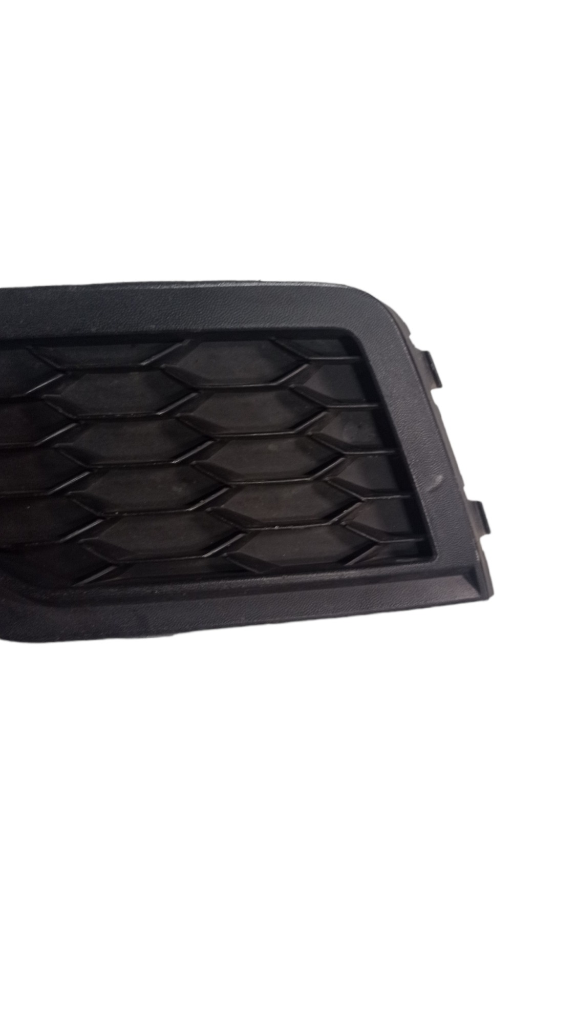 Moldura Farol Milha Esquerdo Vw Saveiro G7 2018 A 2019 3
