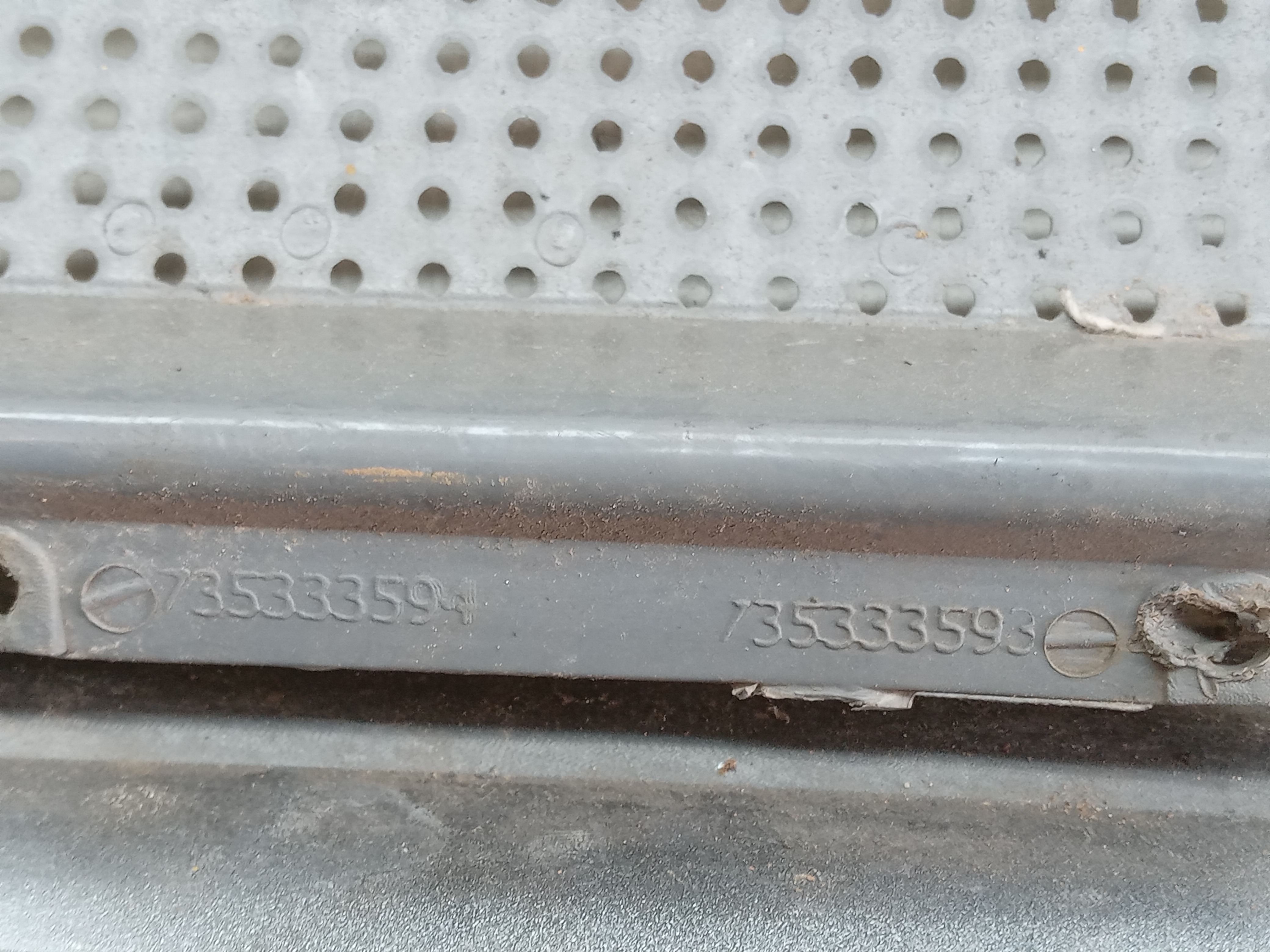 GRADE DIANTEIRA SUPERIOR FIAT PALIO 2007 3