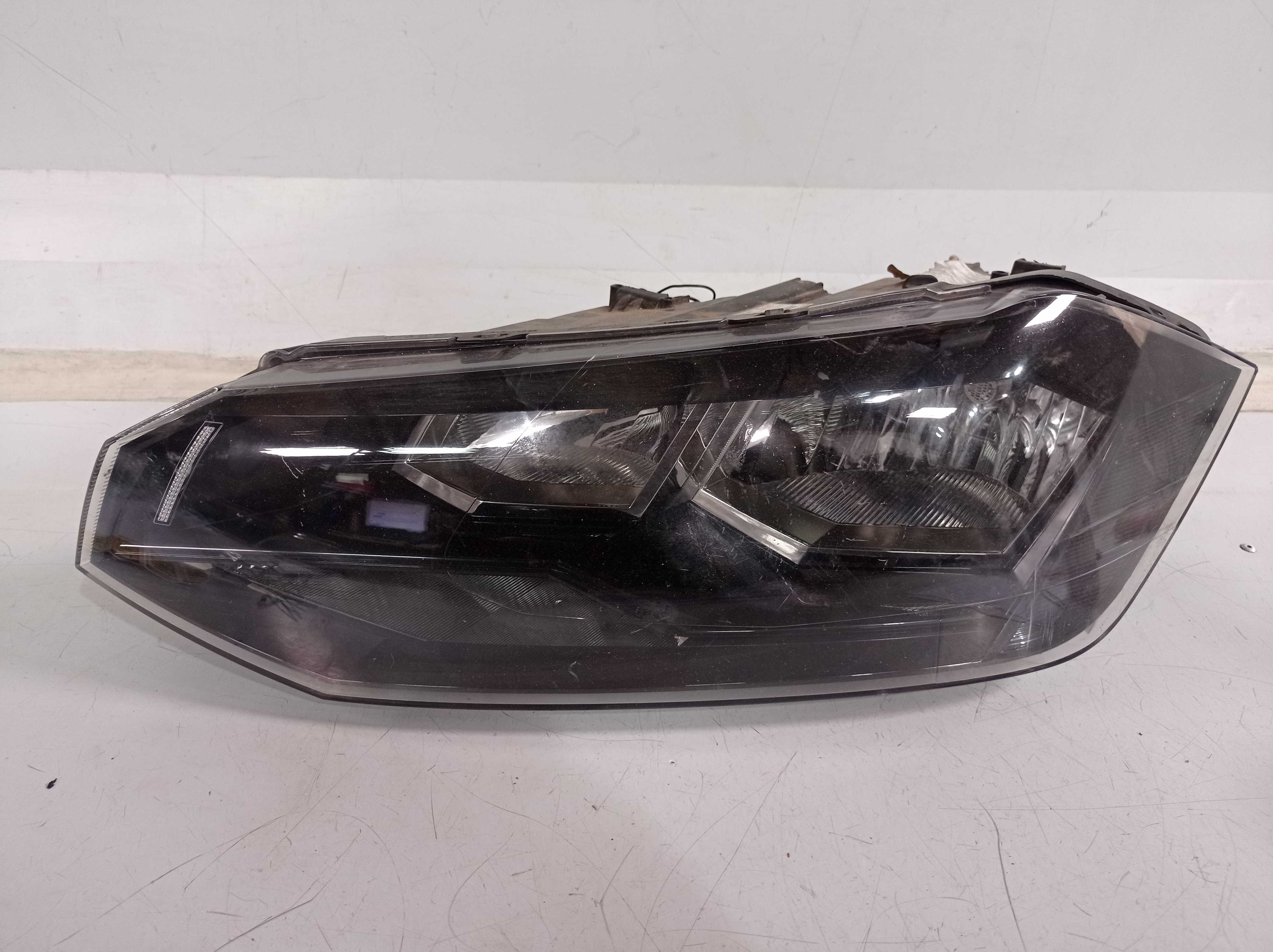 FAROL LADO ESQUERDO VW POLO VIRTUS 17 19 6EA941005 P RECU 1