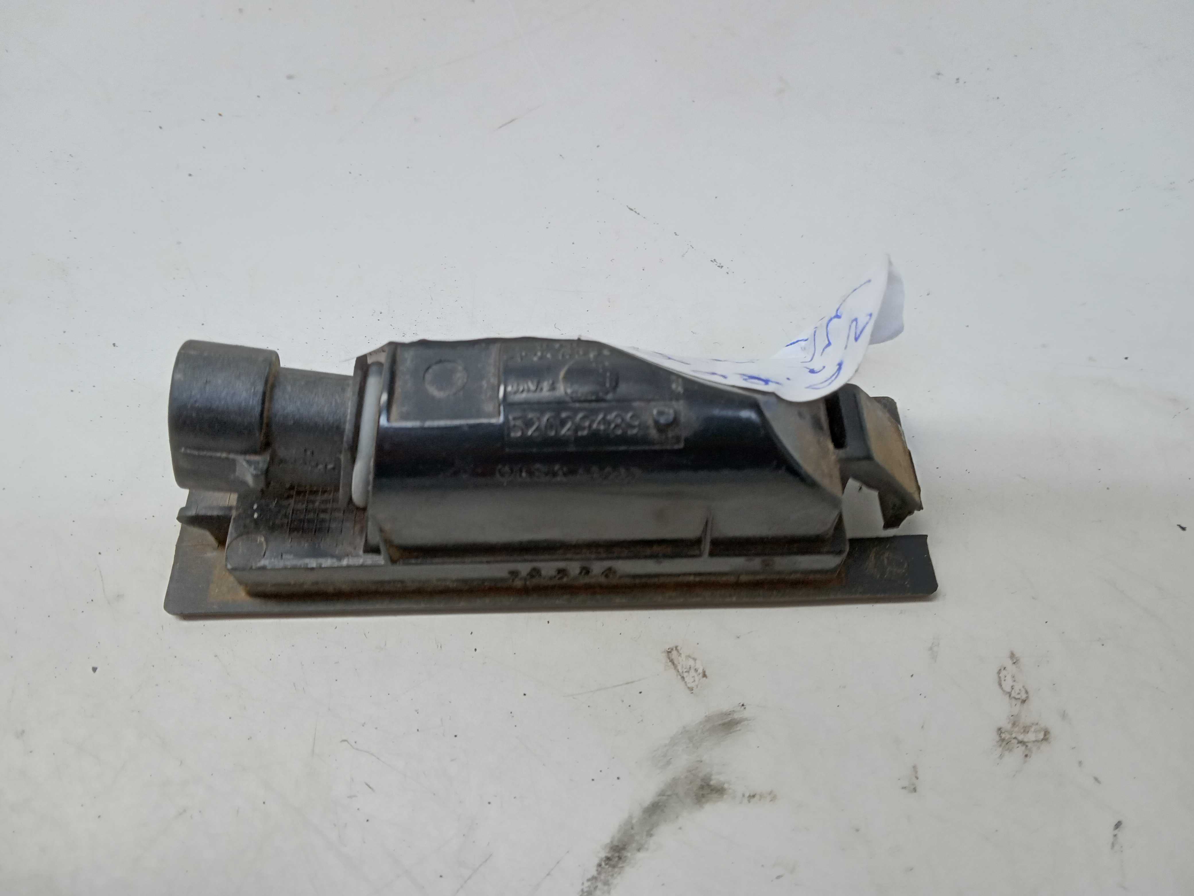 LUZ PLACA TRASEIRA FIAT STRADA 2020