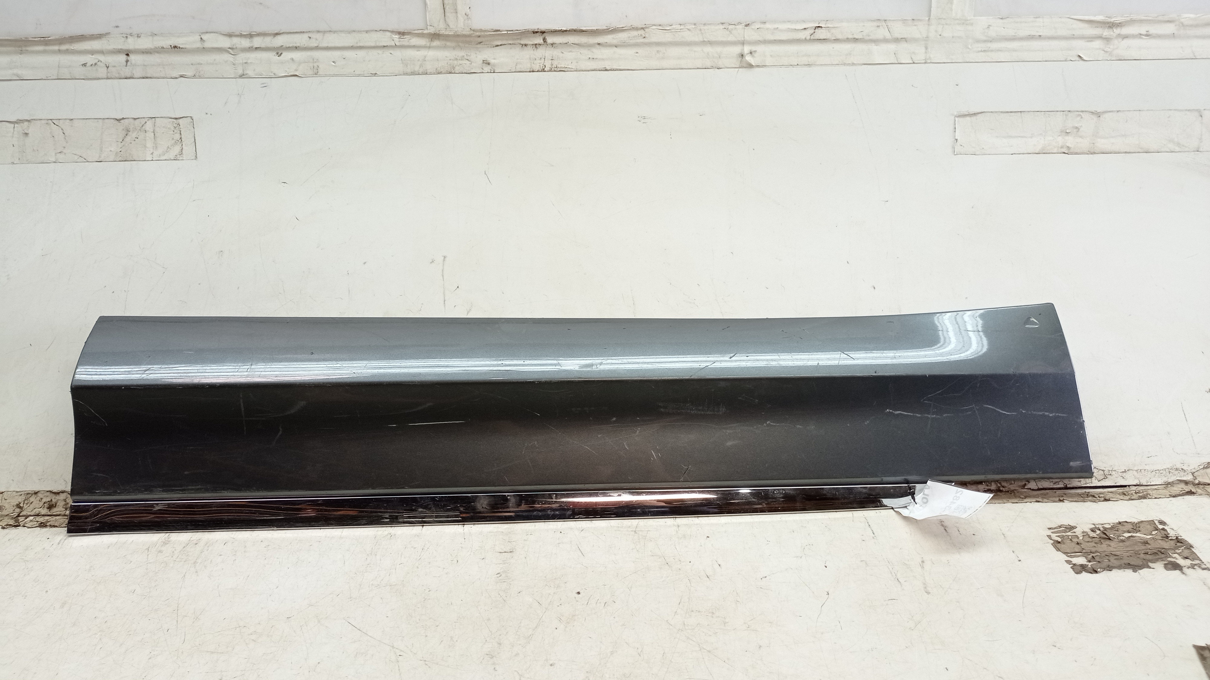 Acabamento Friso Porta Dianteira Direita Vw Tiguan 2.0 2020 1