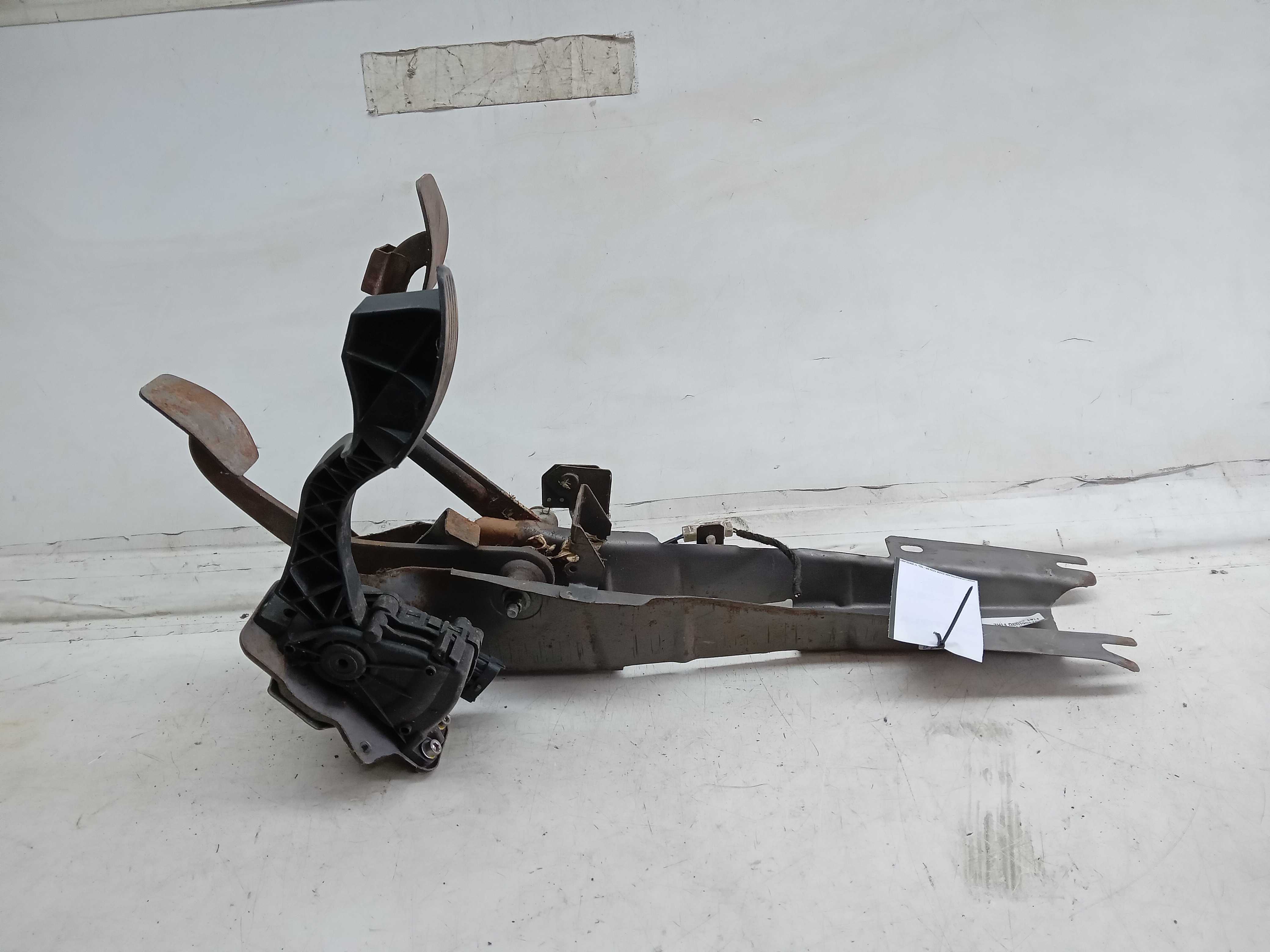 PEDAL FREIO EMBREAGEM ACELERADOR FIAT PALIO 2010 2