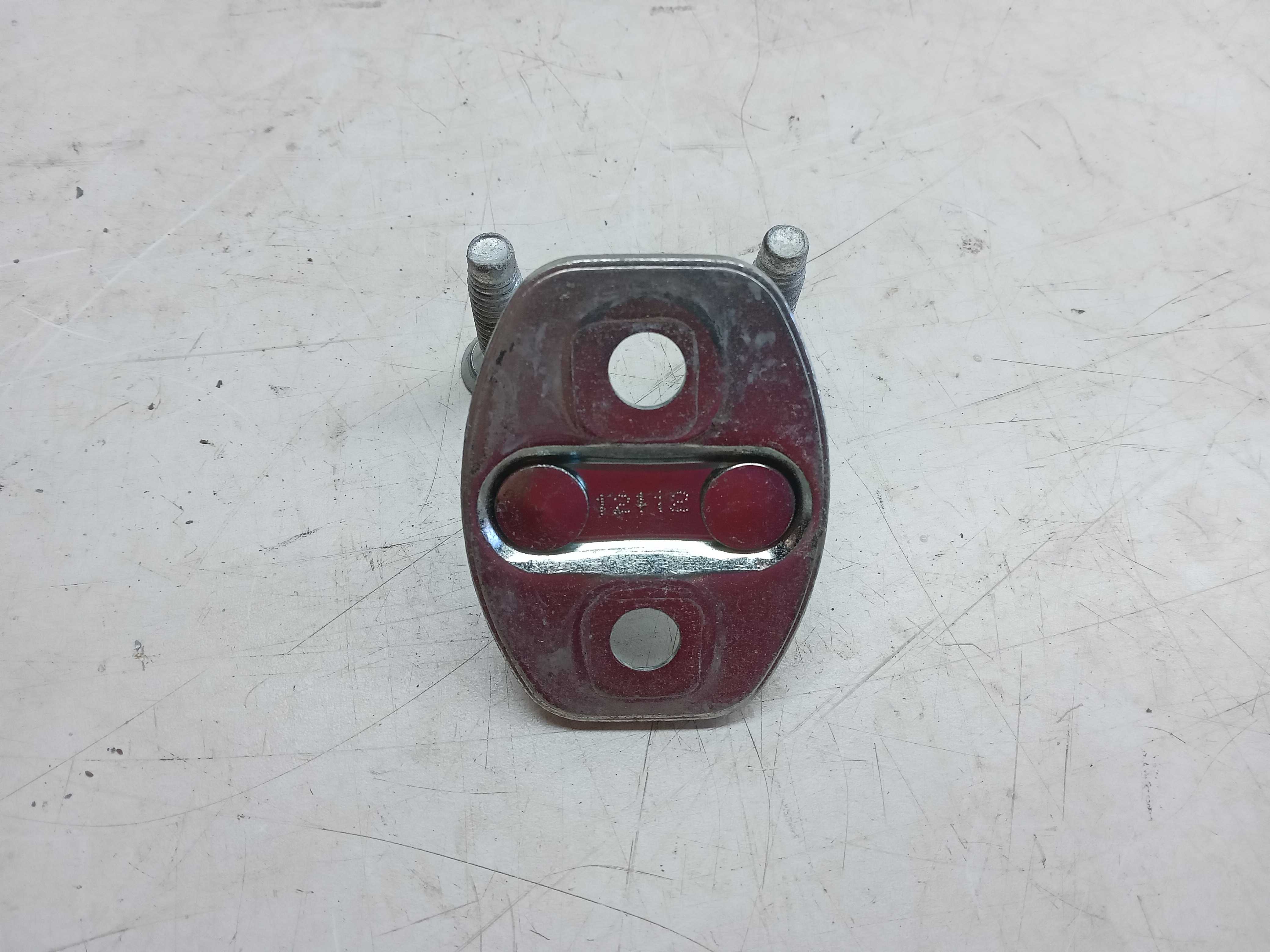 BATENTE  PORTA DIANTEIRA DIREITA CHEVROLET COBALT 2013 2