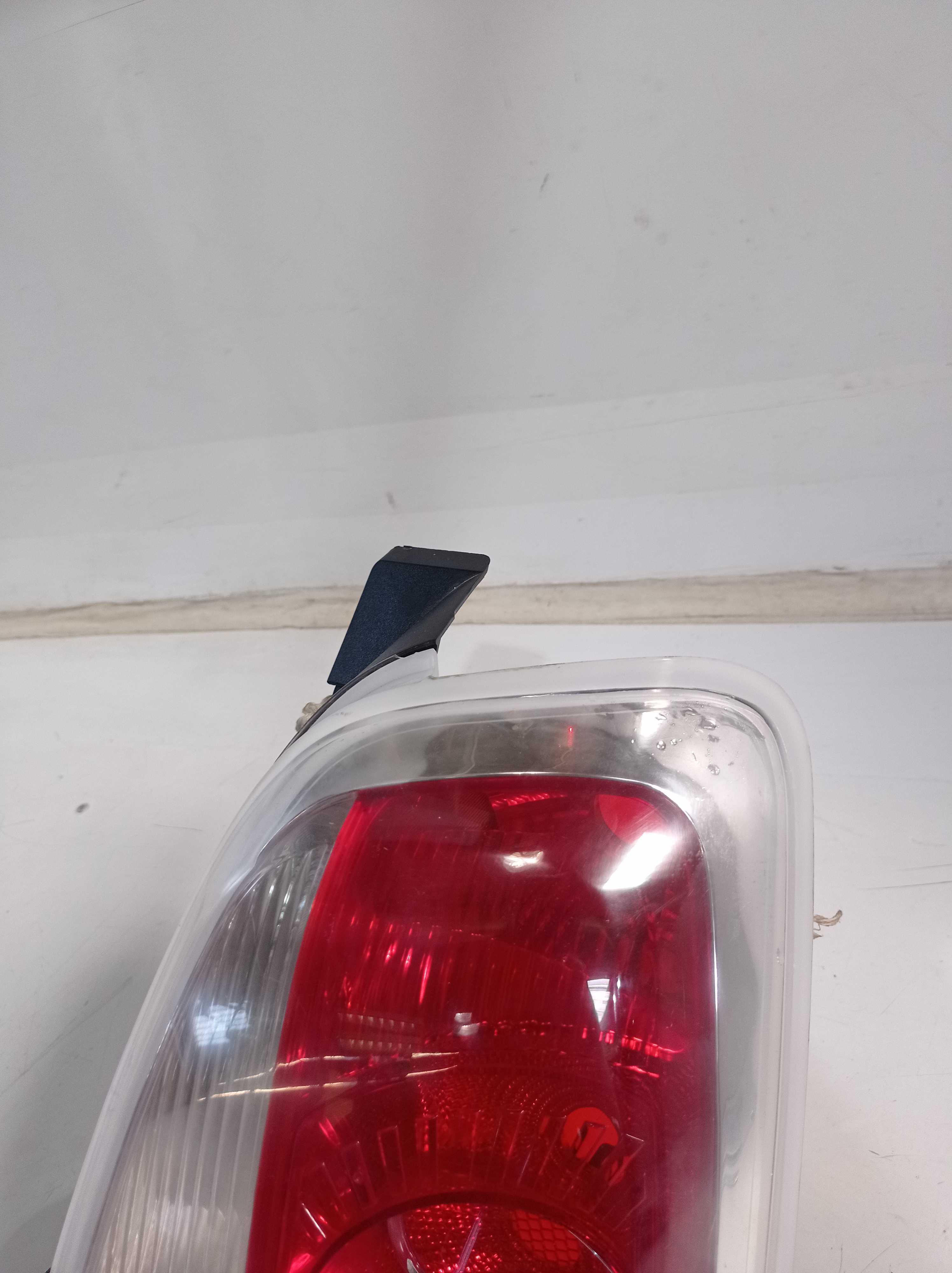 LANTERNA TRASEIRA DIREITA FIAT 500 2012 2