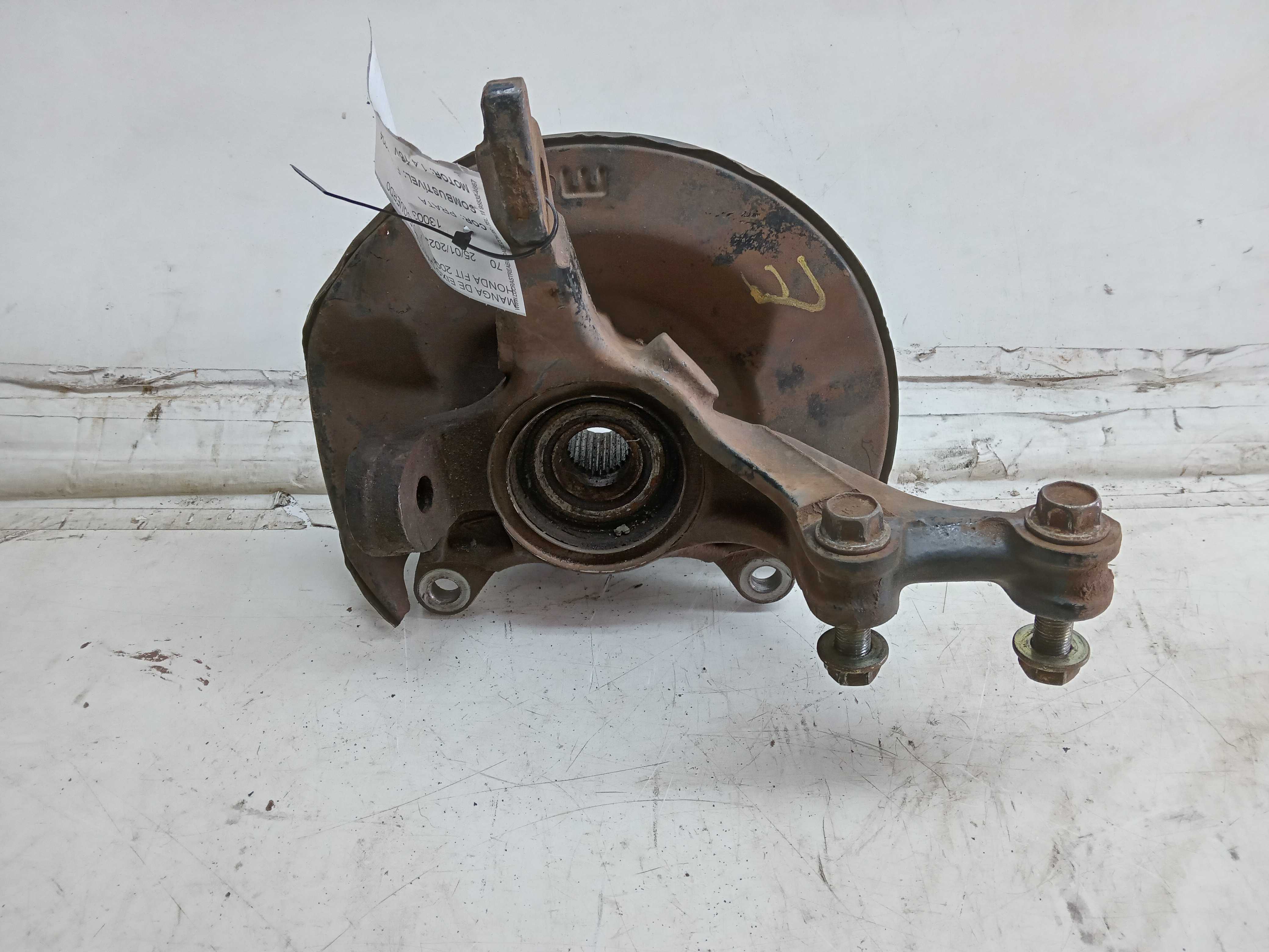 MONTANTE DIANT LE HONDA FIT 2004 1