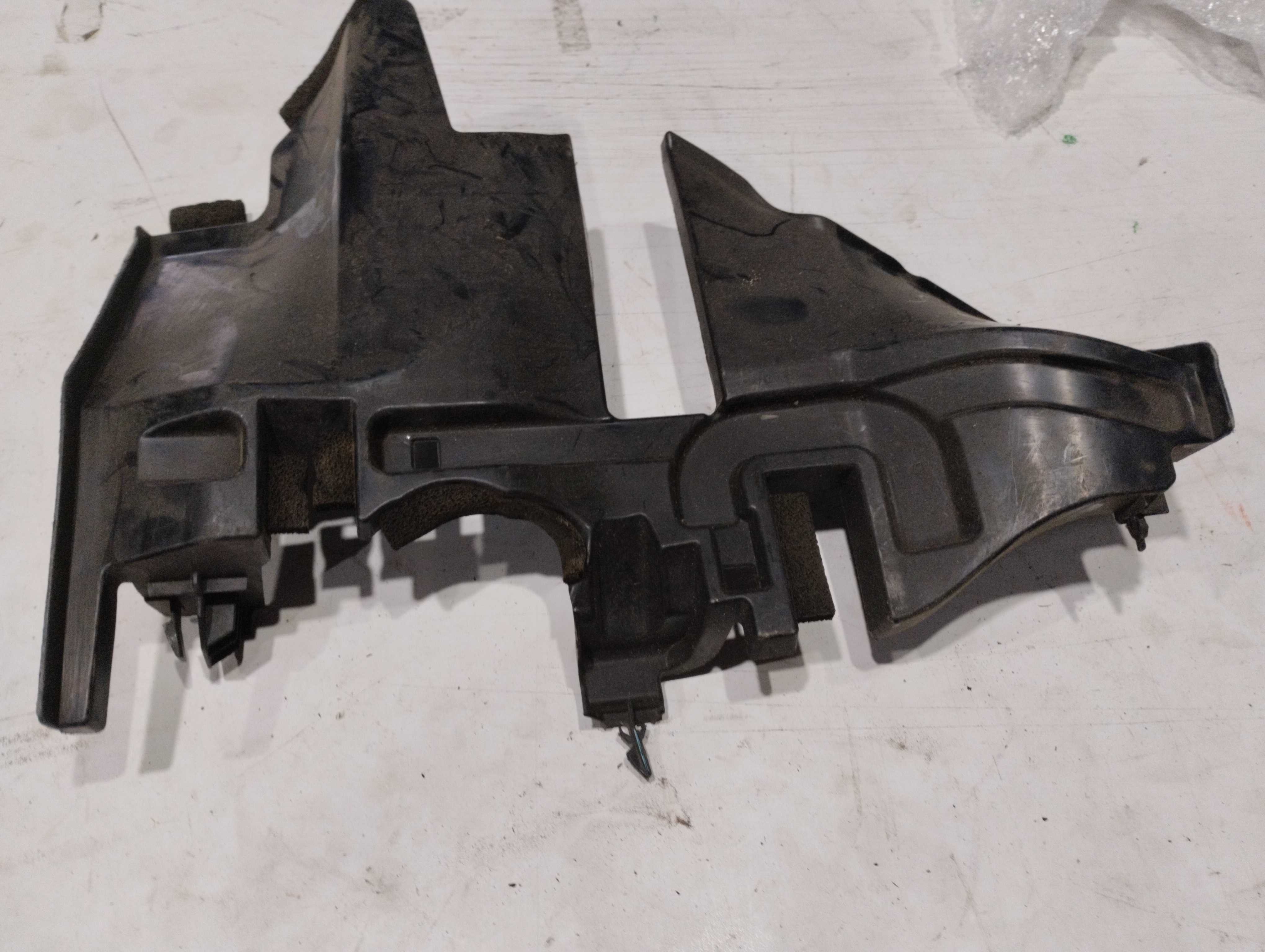 Defletor direito radiador Hilux SW4 2016 a 2023