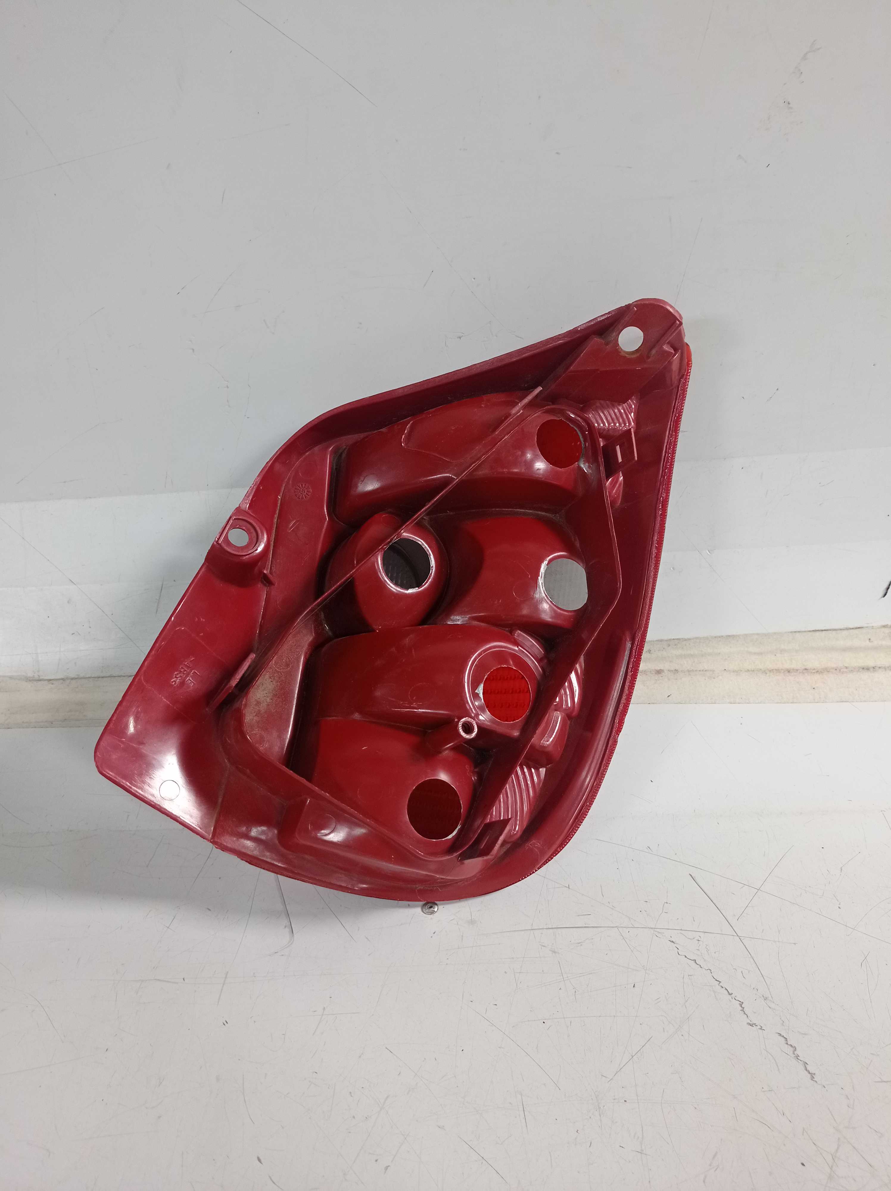 LANTERNA TRASEIRA ESQUERDA FIAT PALIO 1996 A 2000 2