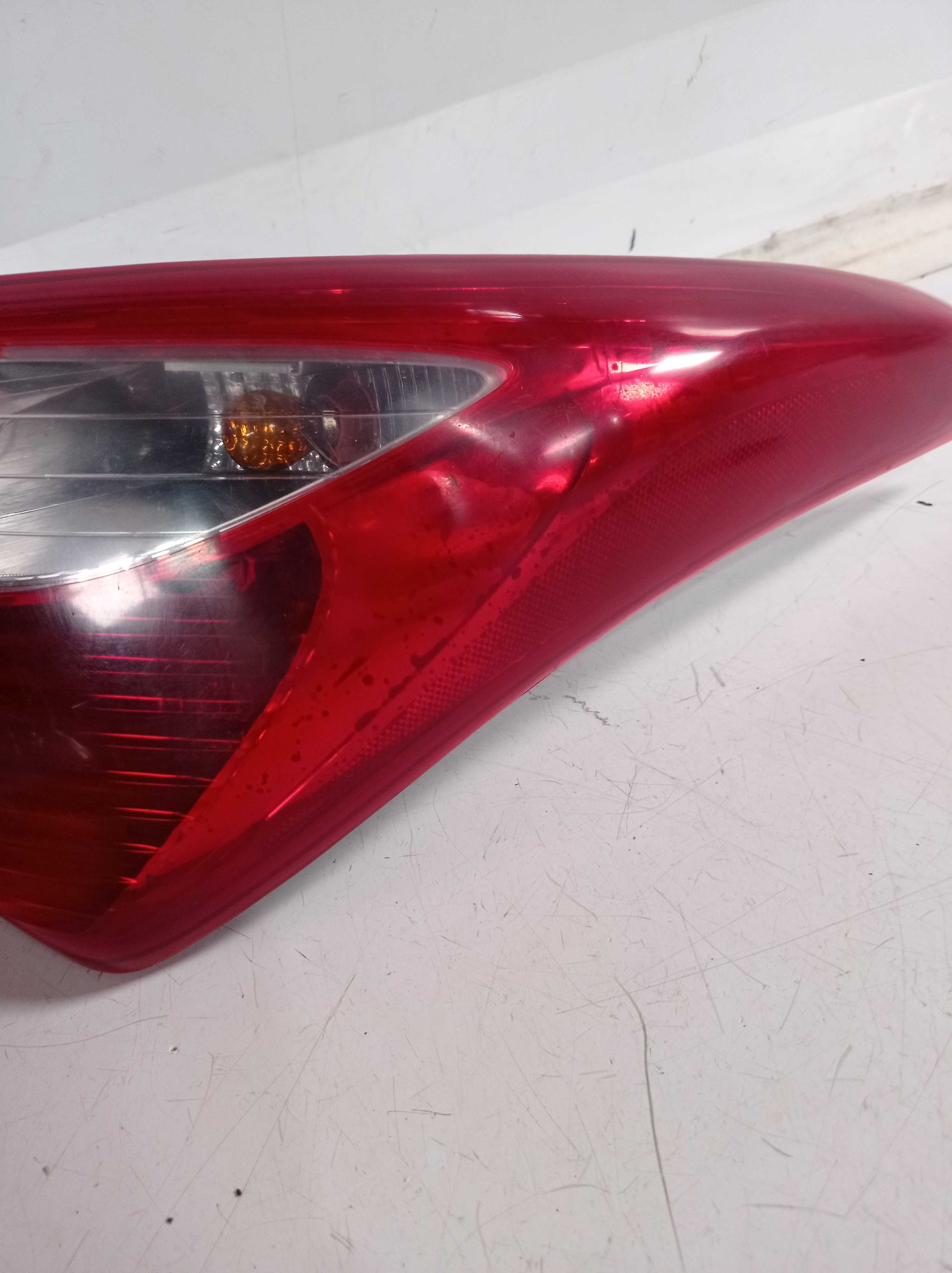 LANTERNA TRASEIRA DIREITA HYUNDAI HB20 HATCH 12 14 P RECU 2