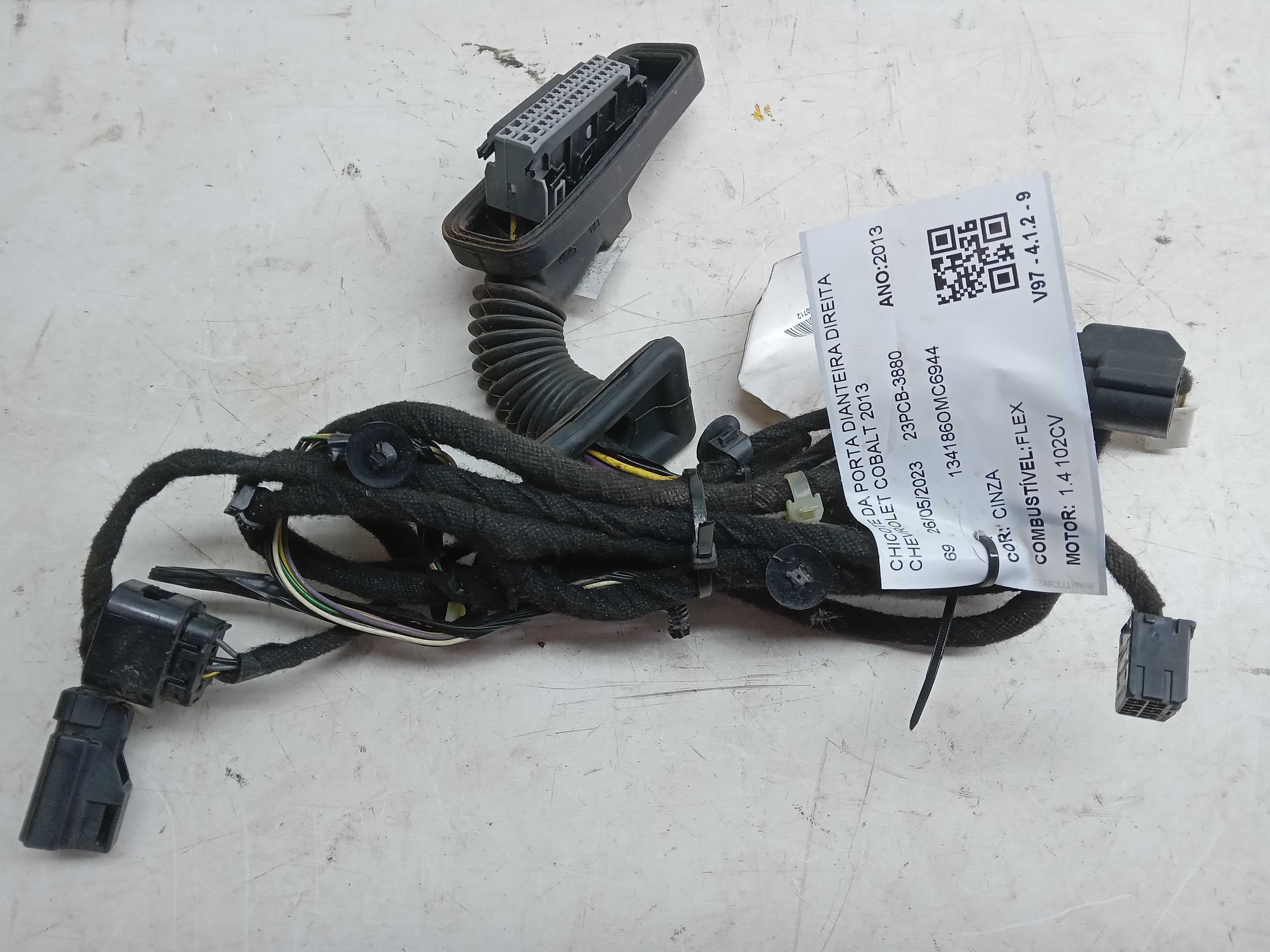 CHICOTE DA PORTA DIANTEIRA DIREITA CHEVROLET COBALT 2013 1