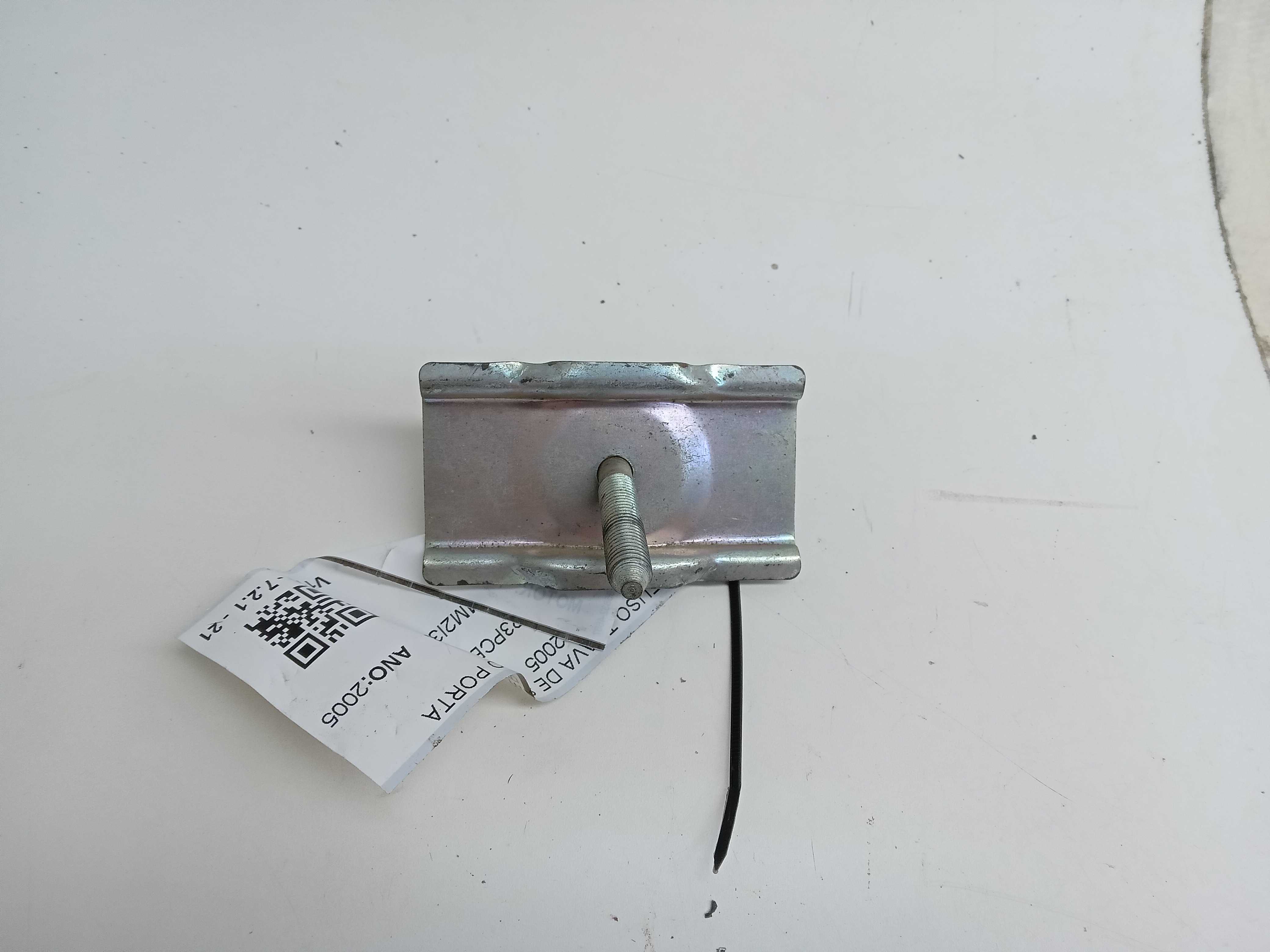 PARAFUSO TRAVA DE STEP DO PORTA MALAS Honda Fit 2005 2