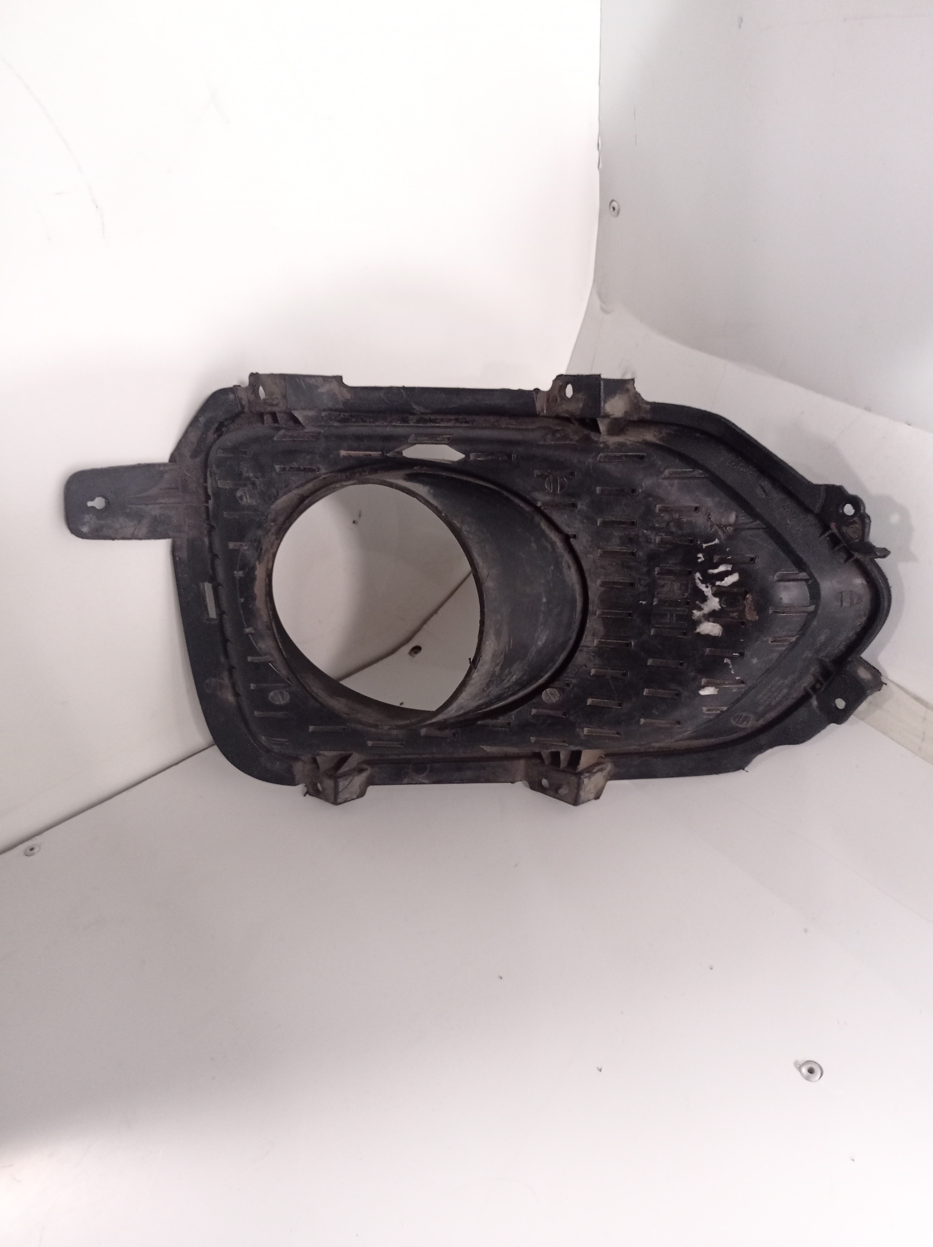 865242p010 Moldura Farol Milha Direito Kia Sorento 2010 2