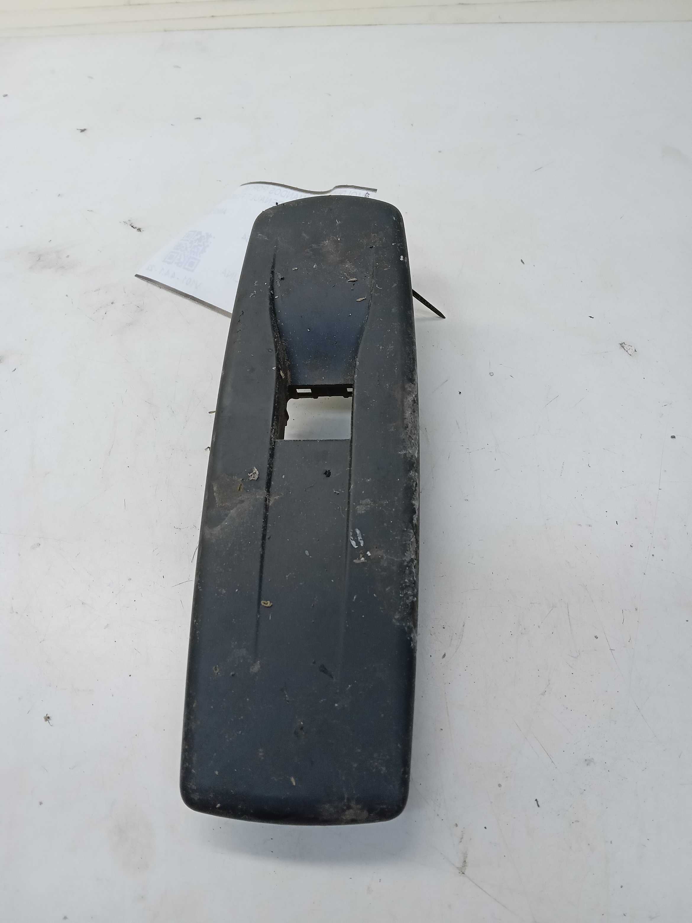 MOLDURA BOTÃO VIDRO TRASEIRO LE RENAULT FLUENCE 2011 1