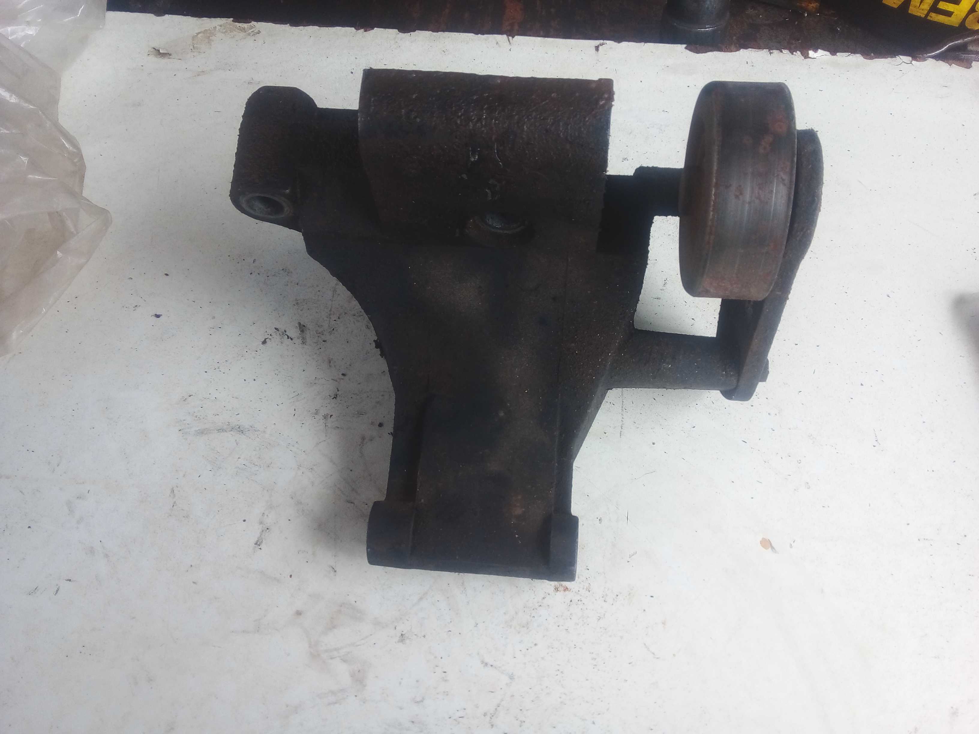 SUPORTE ALTERNADOR FIESTA ROCAM 1.0 2000