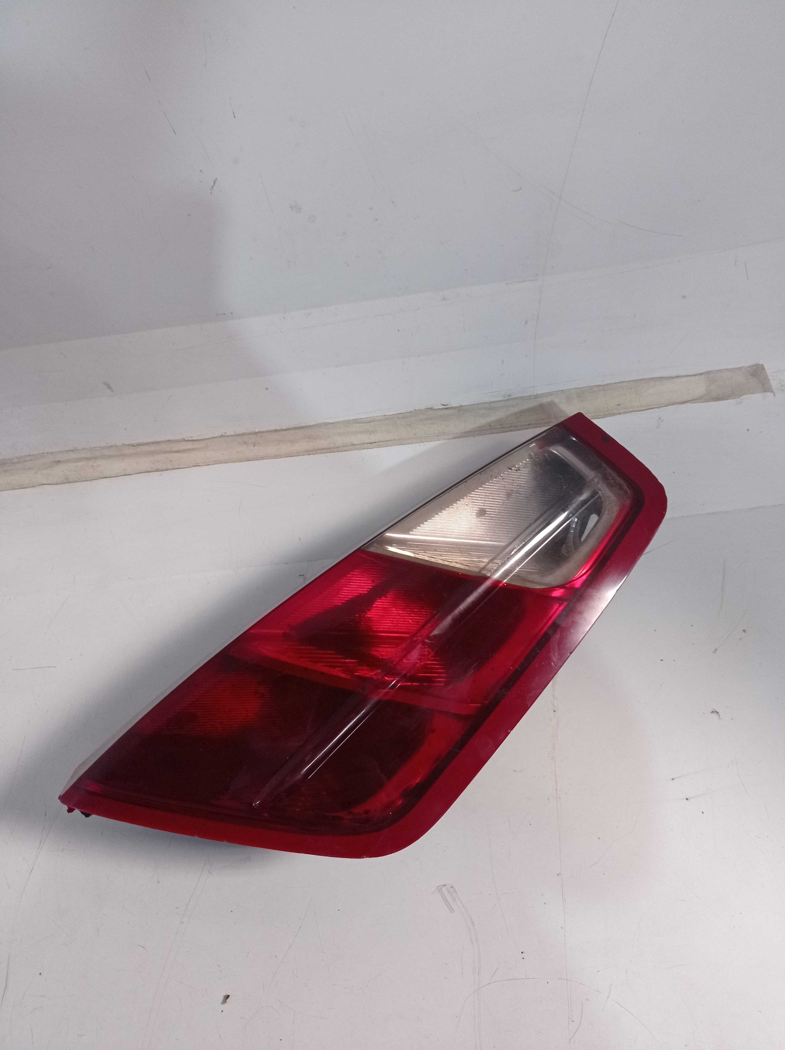 LANTERNA TRASEIRA DIREITA FIAT PUNTO 2008 A 2012 1