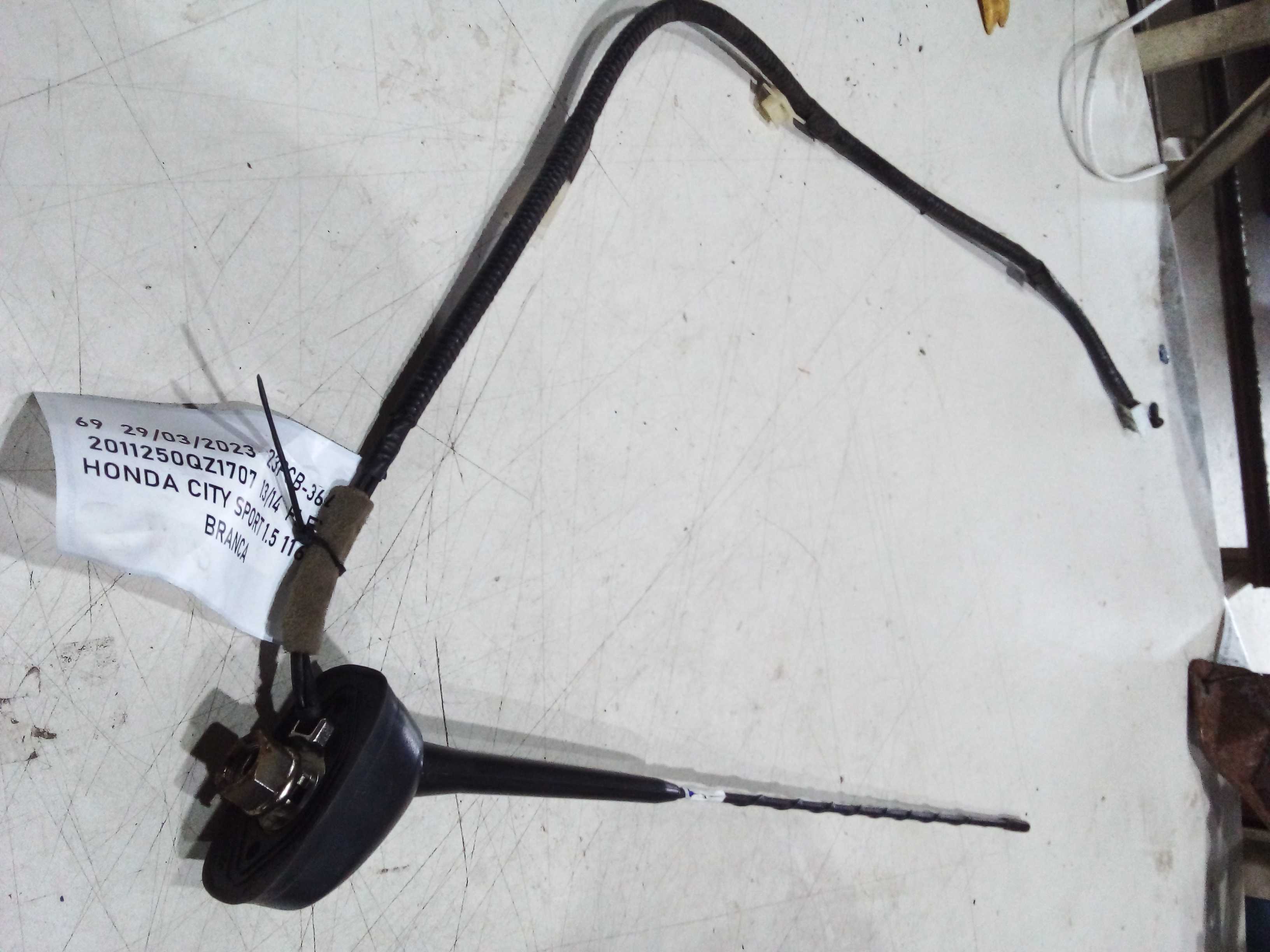 BASE COM ANTENA HONDA CITY 2013  V307500C