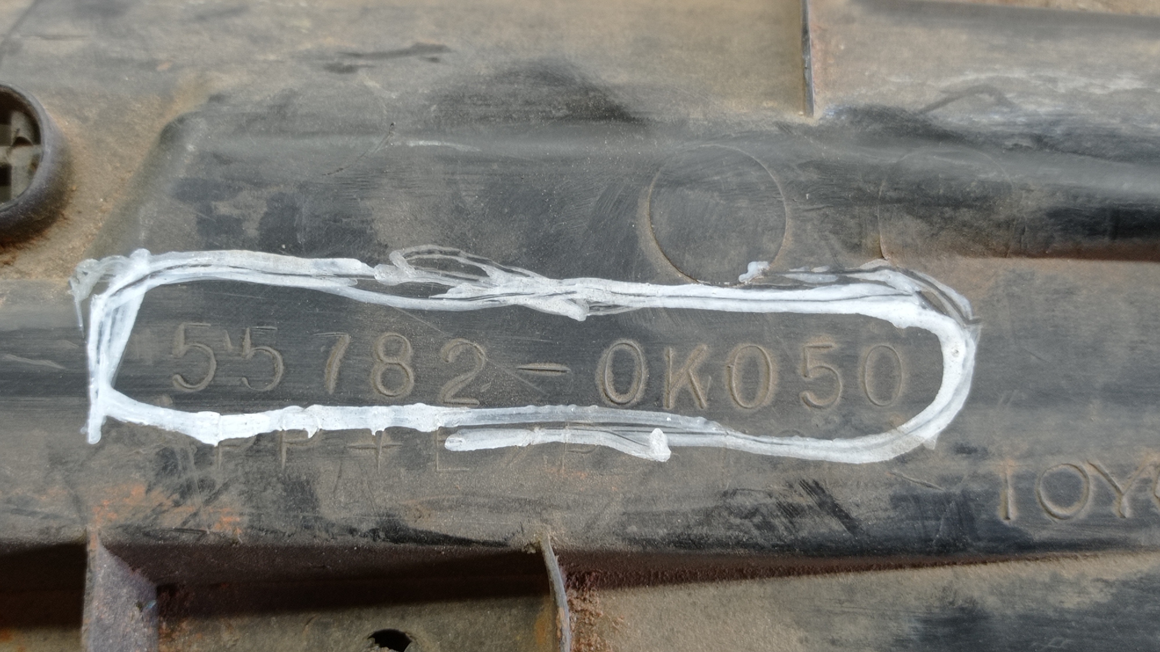 55782 0k050  Churrasqueira Ext. L e Toyota Hilux 2005 11 3
