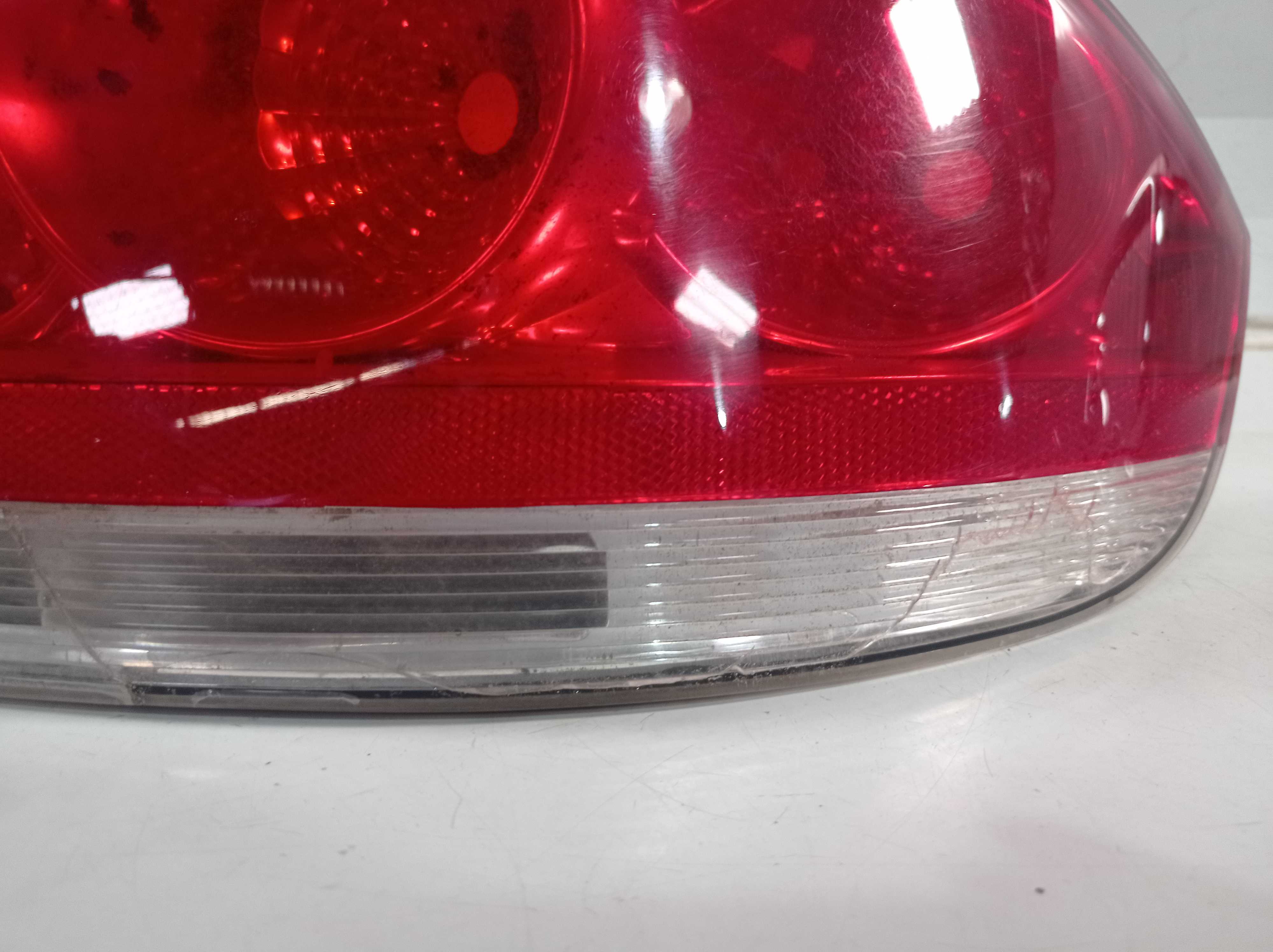 Lanterna traseira direita Fiat Linea 2010 p/recuperar 3