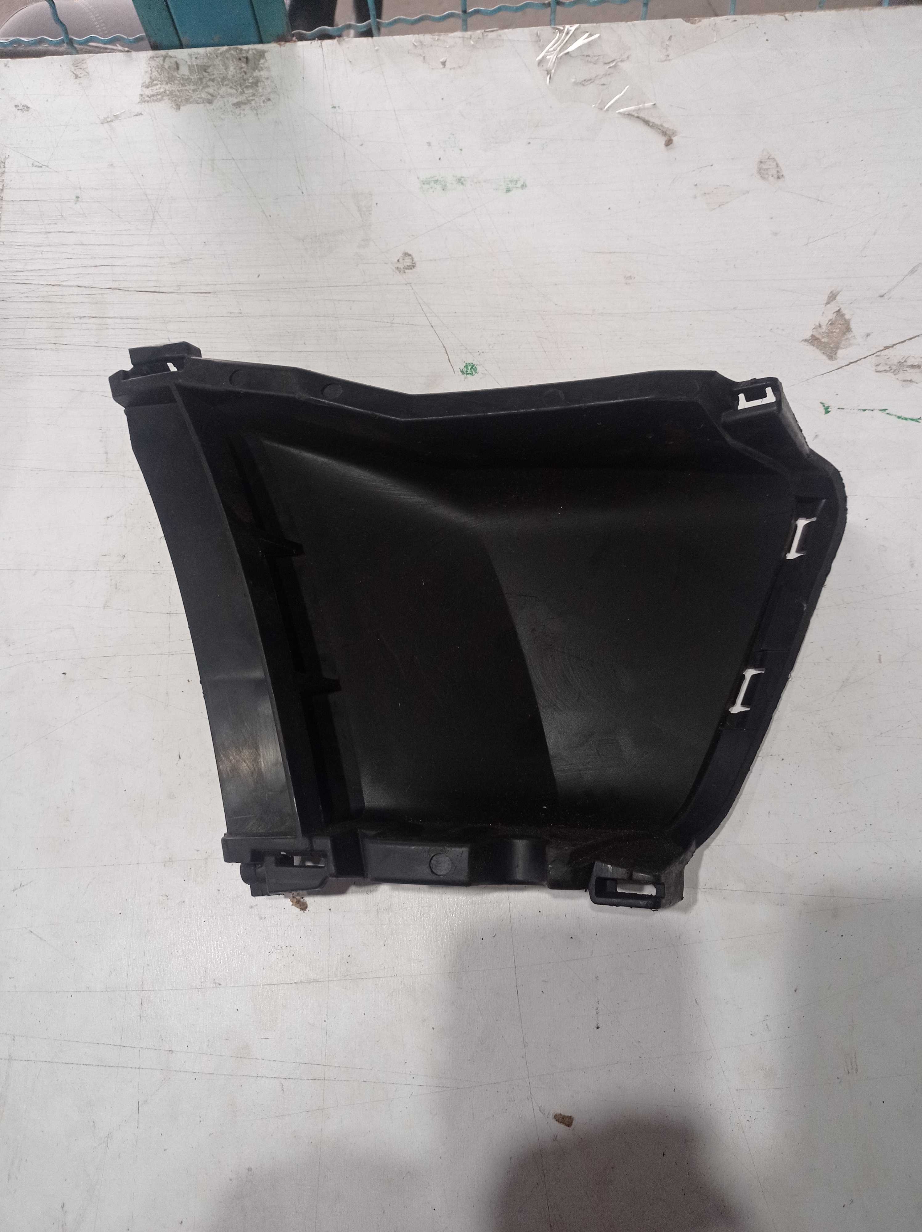 DEFLETOR DE AR DIREITO RADIADOR VOLKSWAGEN POLO 2020