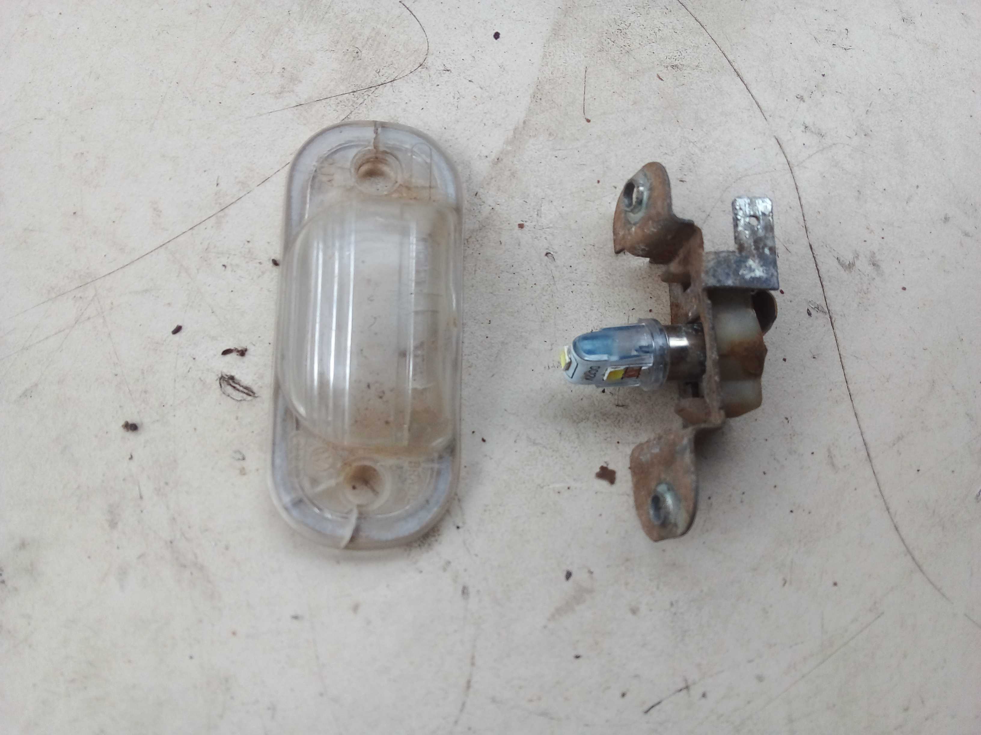 LUZ PLACA TAMPA TRASEIRA GOL QUADRADO 95 1