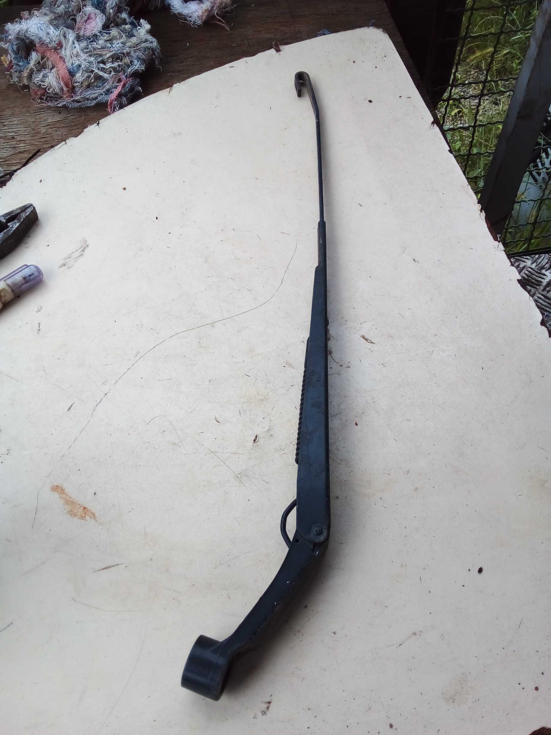 BRAÇO HASTE LIMPADOR PARABRISA ESQUERDO HILUX 2010