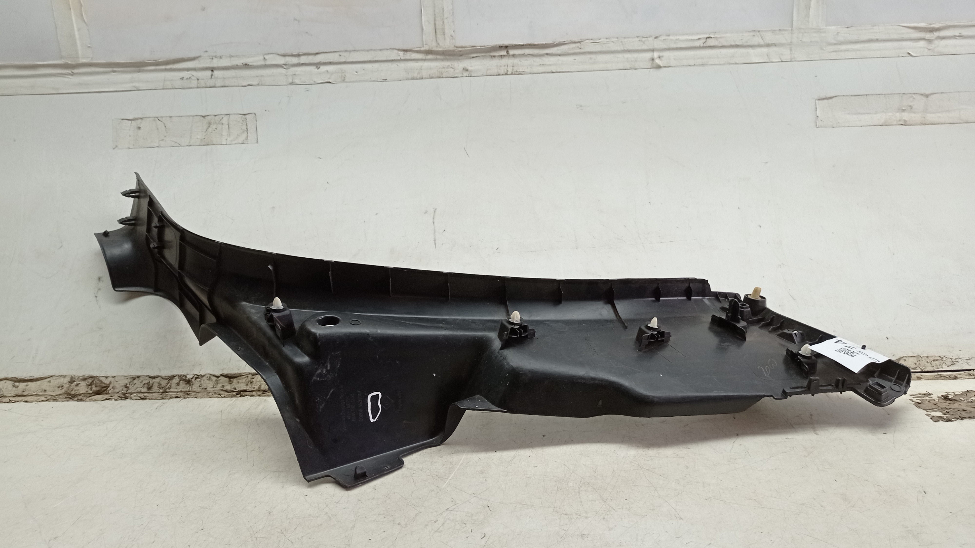 Moldura Lateral Tras Esq Peugeot 2008 1.6 2016 9809051877 2
