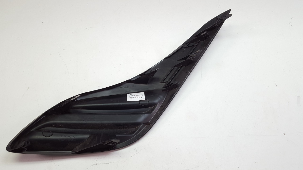 Moldura Farol De Milha Direito Toyota Yaris Original 3