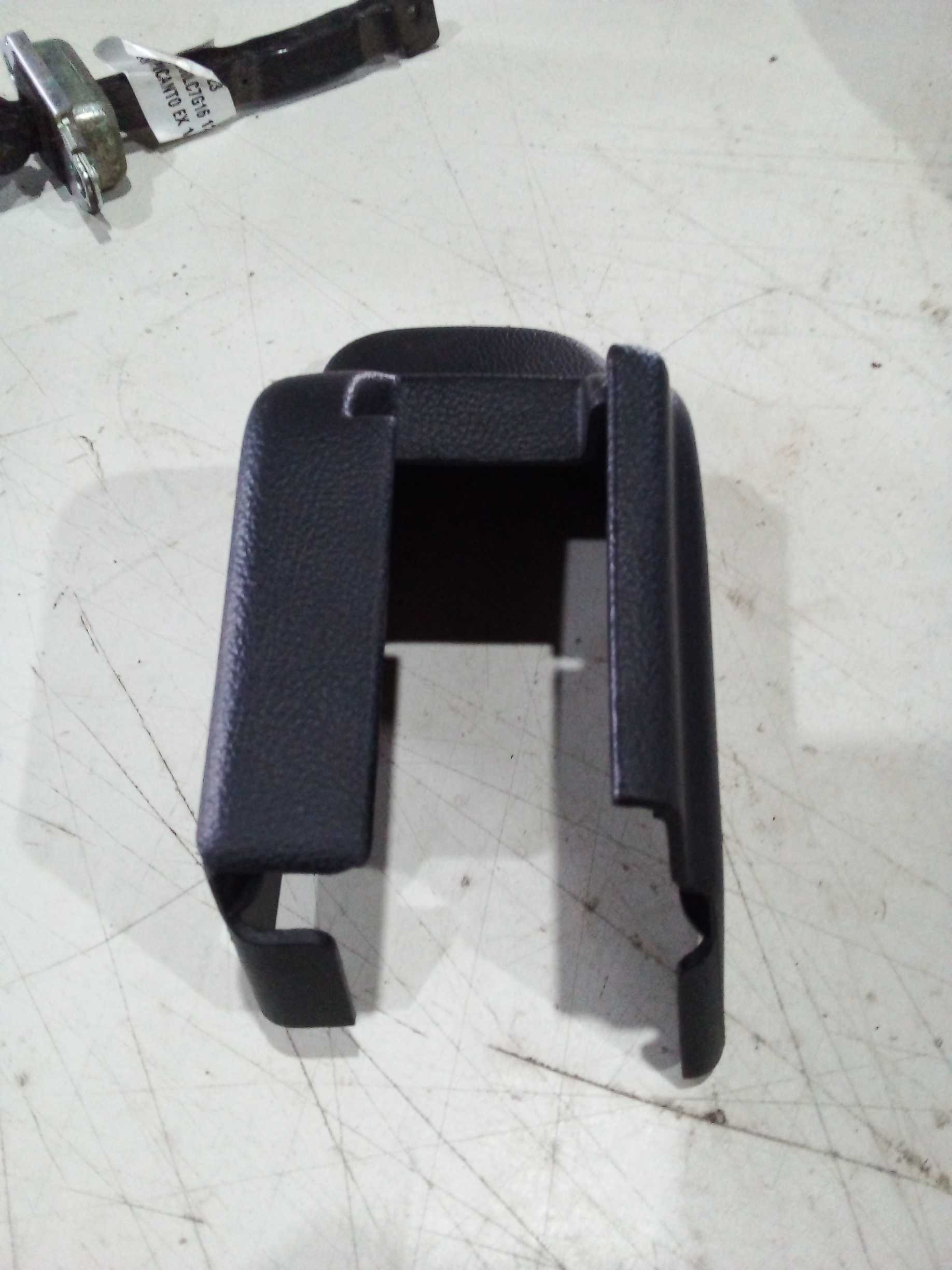 MOLDURA BANCO HRV 20CV 2016 81607H010M2 2