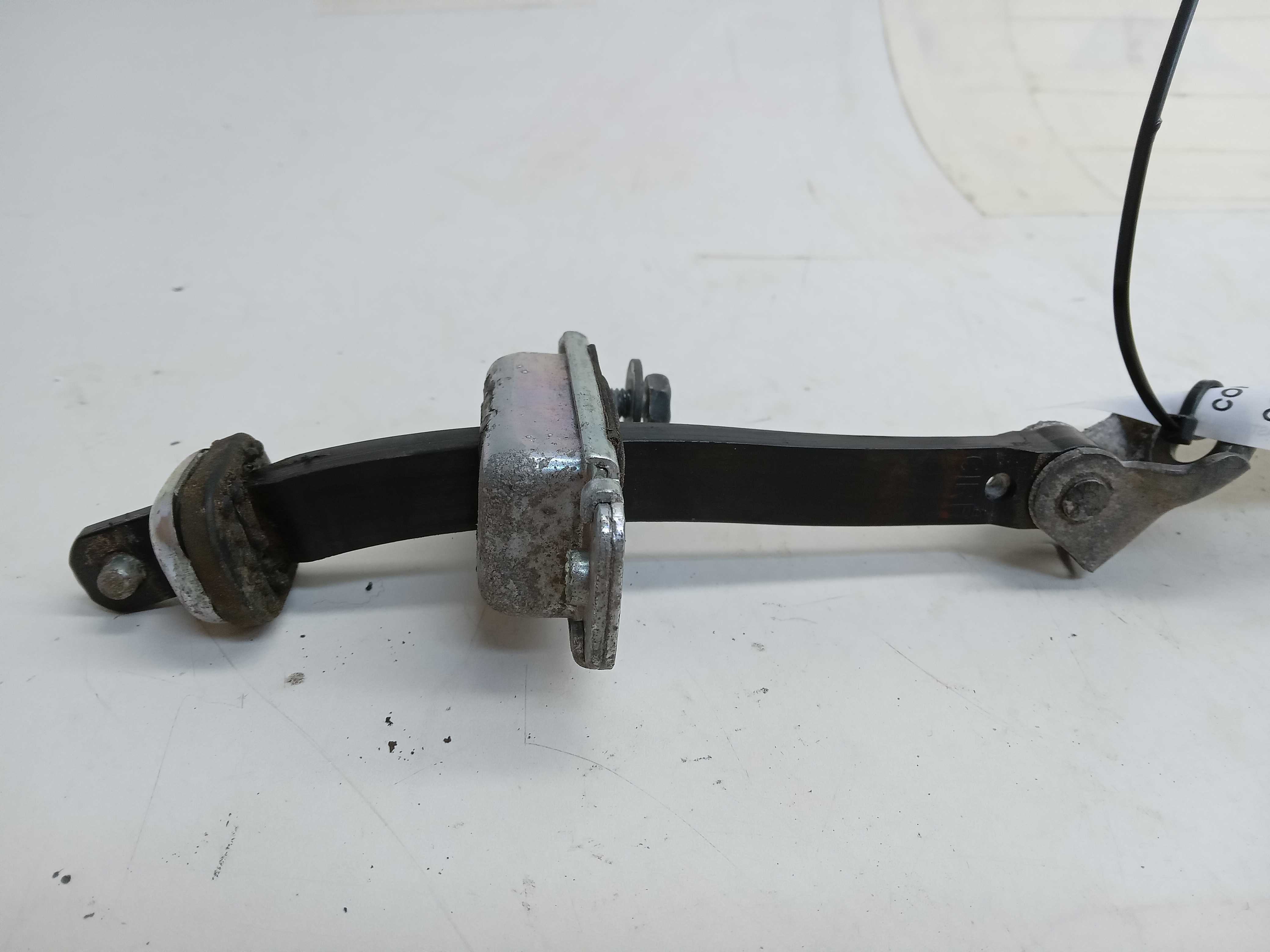LIMITADOR PORTA TRASEIRA DIREITA Chevrolet Captiva 2009 2